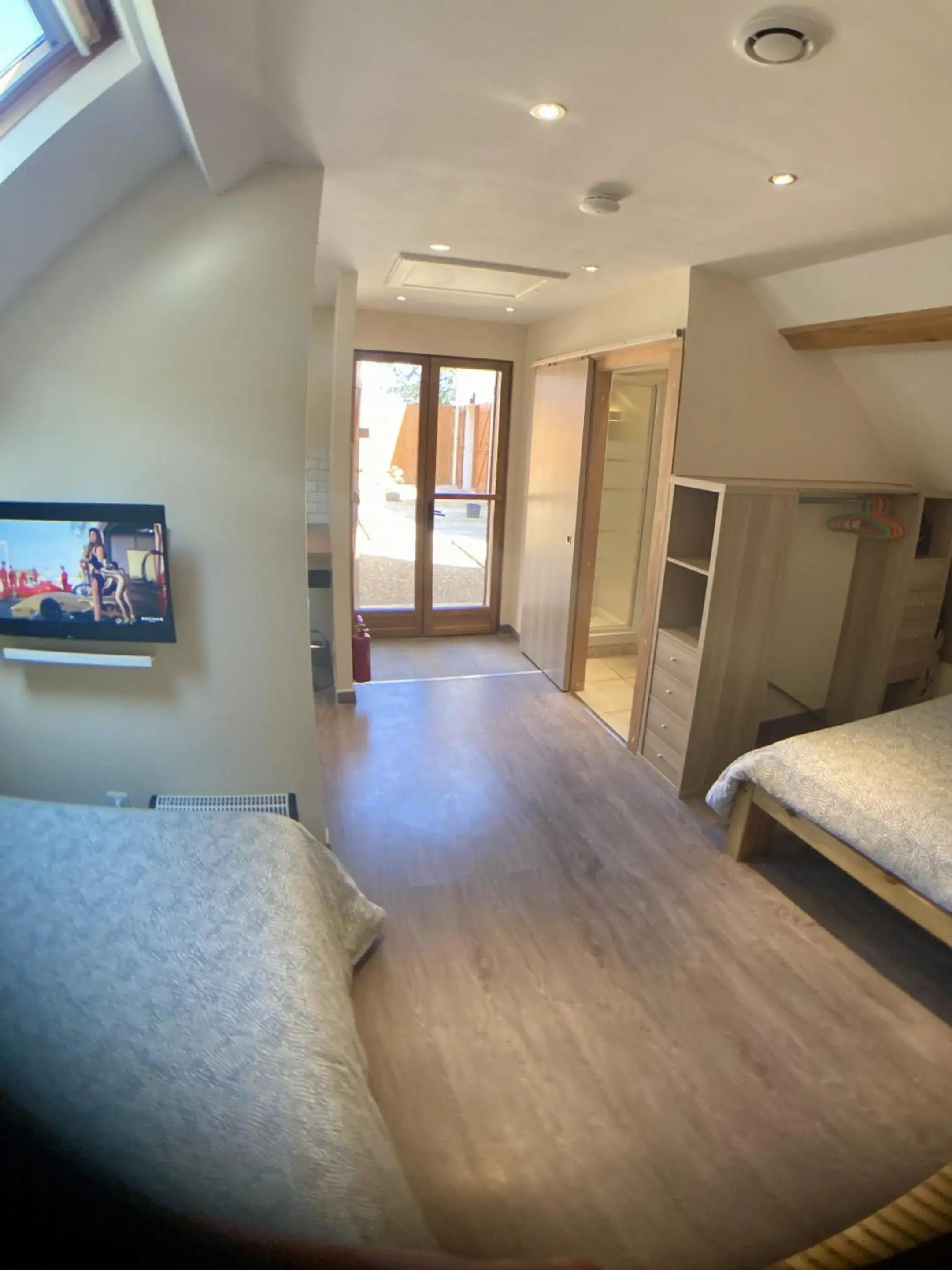 Executive Queen Room with Two Queen Beds - single occupancy in Beauval Chambre Executive Queen Room with Two Queen Beds - single occupancy in Beauval Chambre