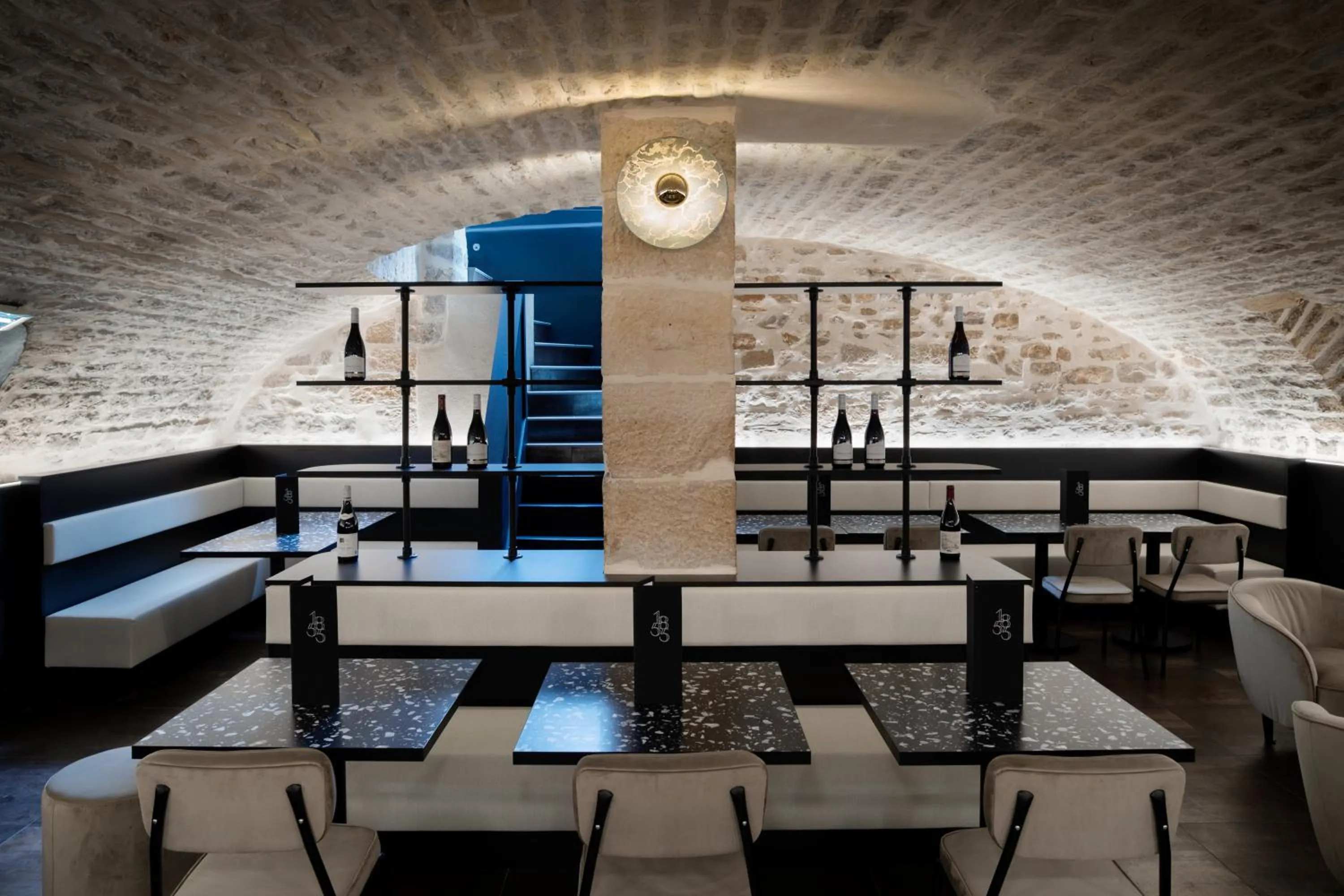 Lounge or bar in Logis Hotel Darcy Dijon Centre