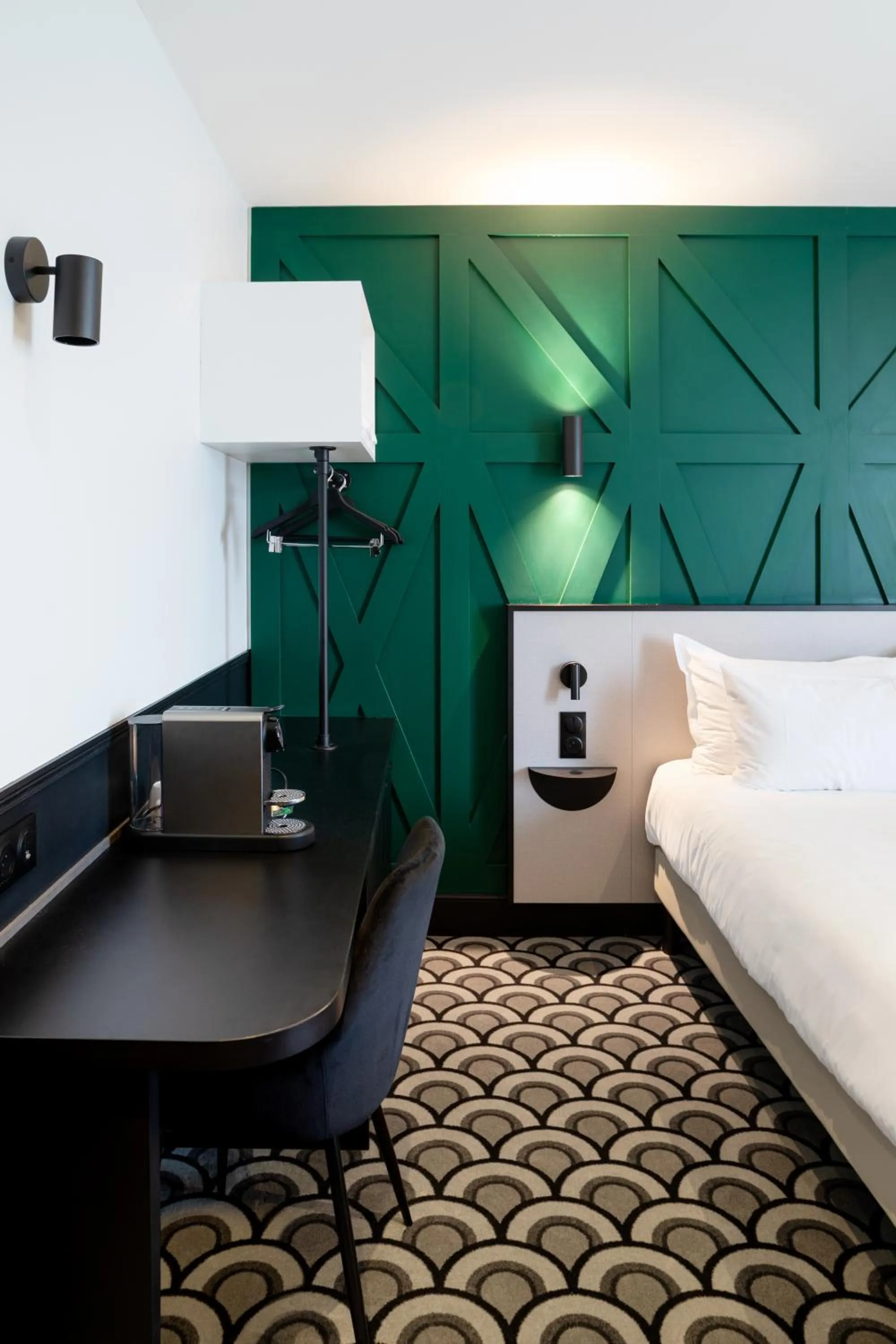 Bedroom, Bed in Logis Hotel Darcy Dijon Centre