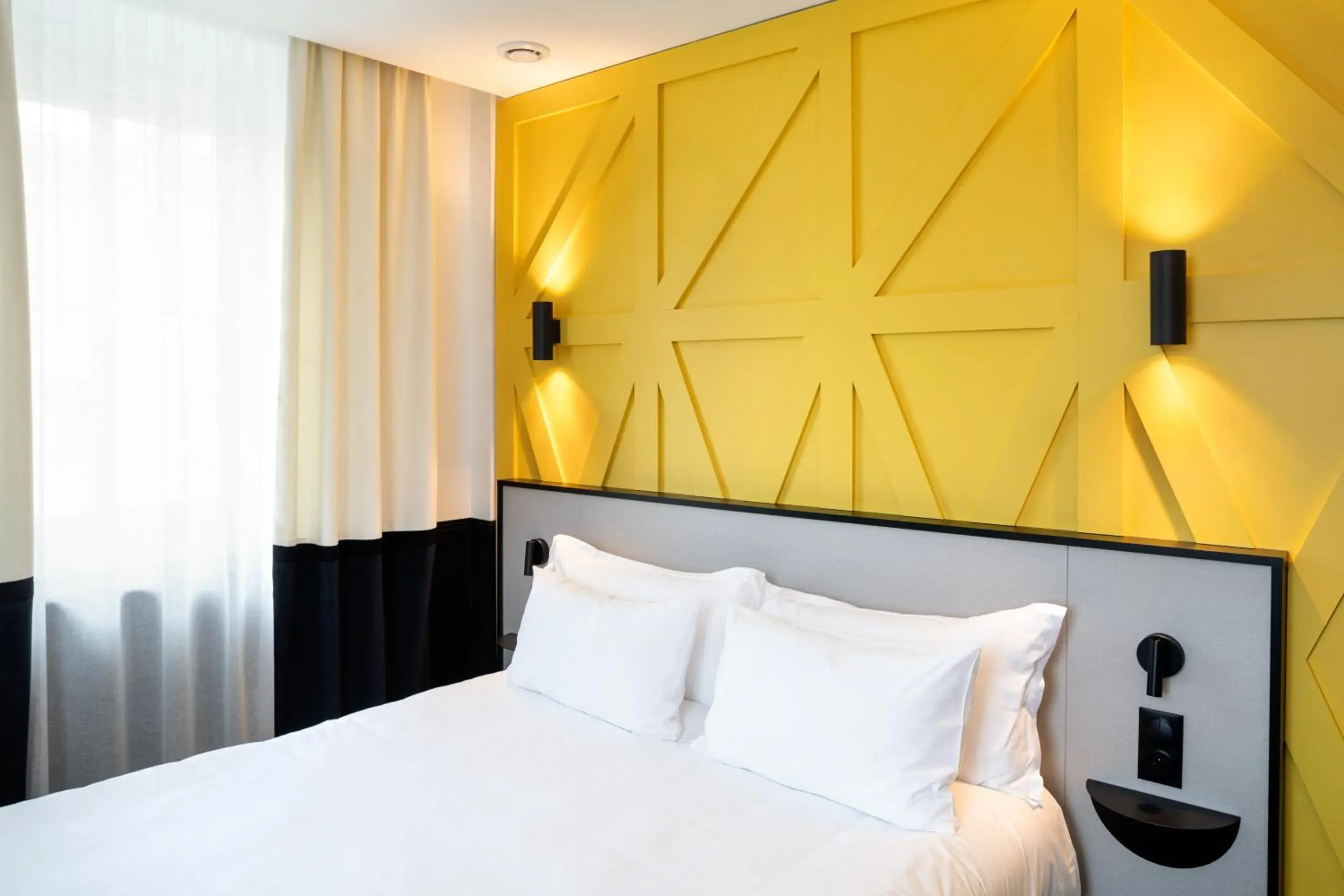 Deluxe Room in Logis Hotel Darcy Dijon Centre Deluxe Room in Logis Hotel Darcy Dijon Centre