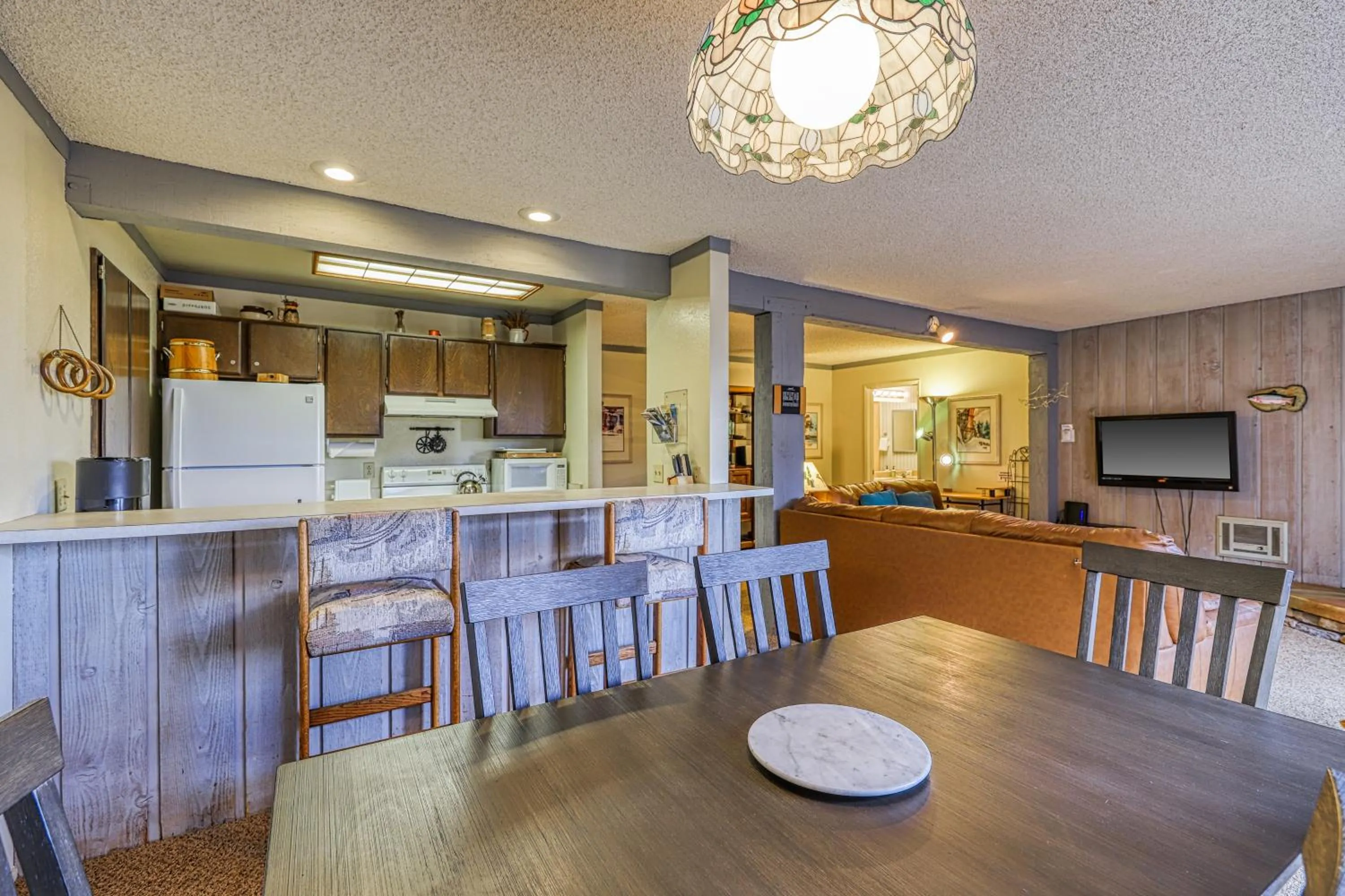 Mammoth Ski & Racquet 124