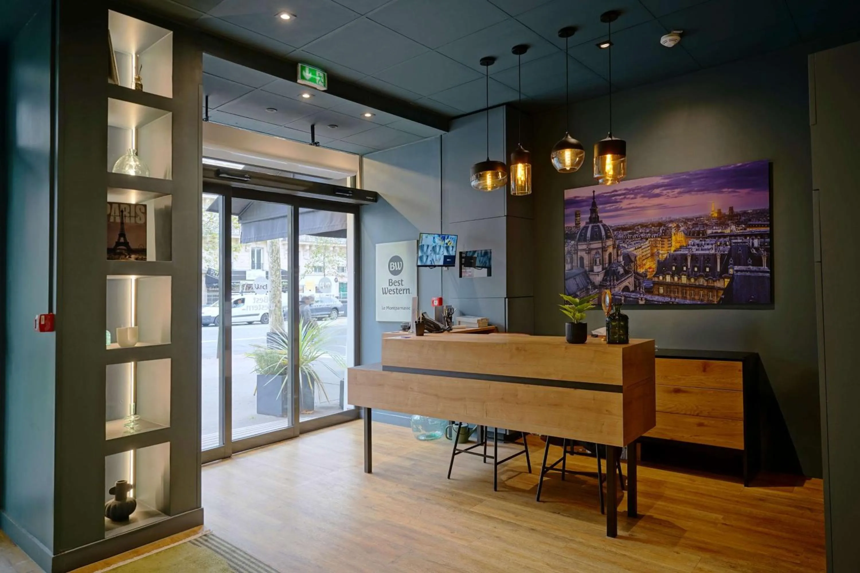 Lobby or reception in Best Western Hotel Le Montparnasse