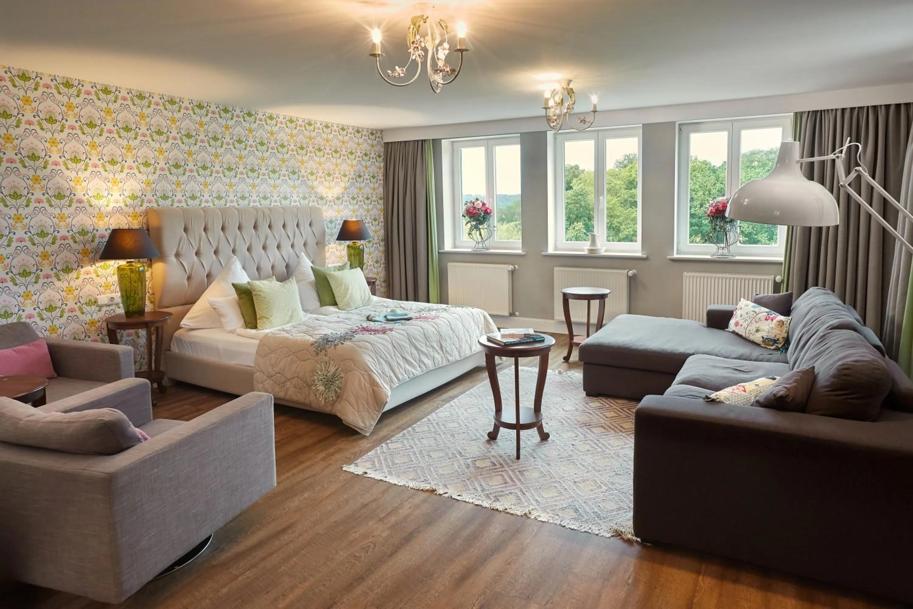 Photo of the whole room, Bed in Schloss Kaarz mit Park