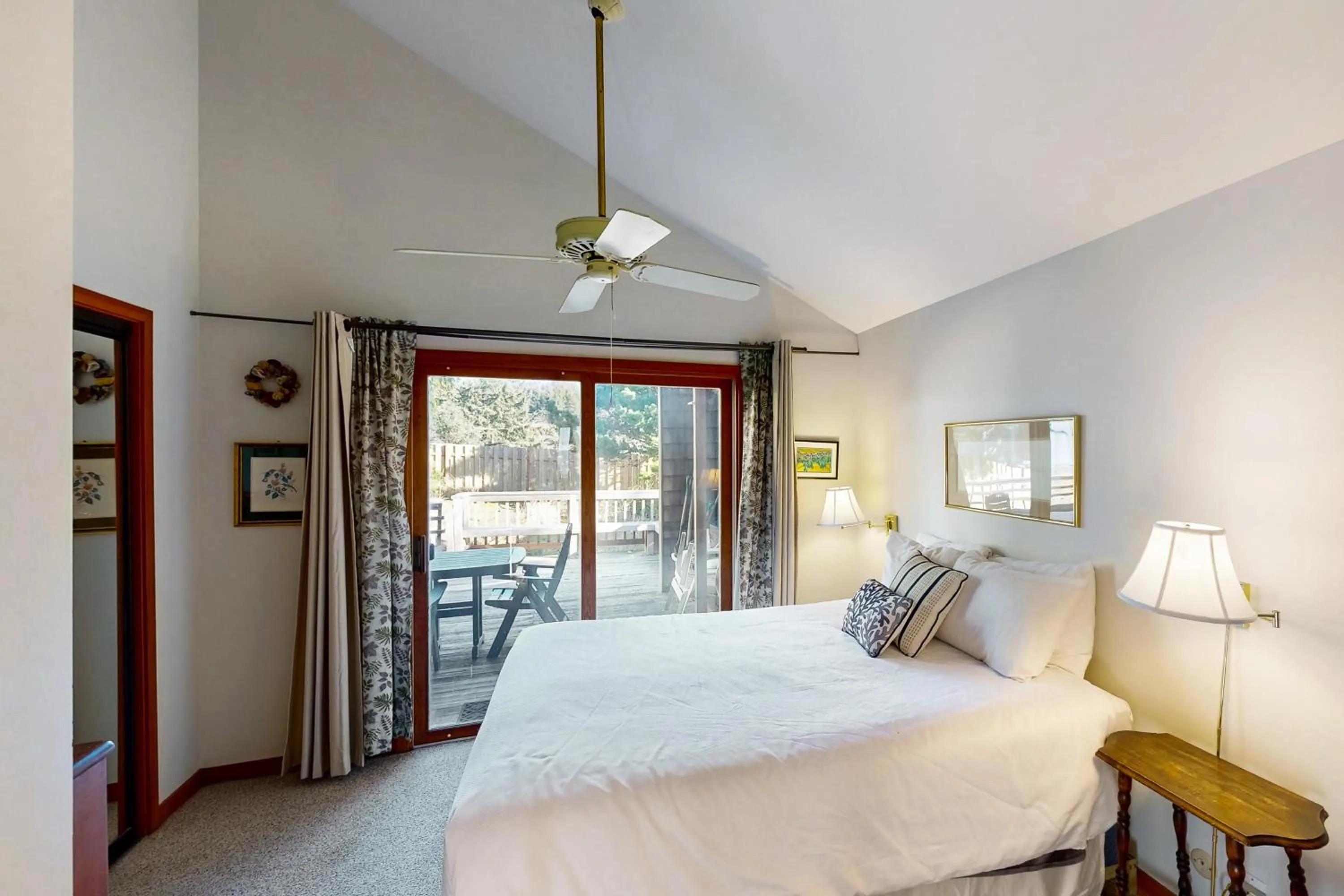 Bed in Chapman Cottage