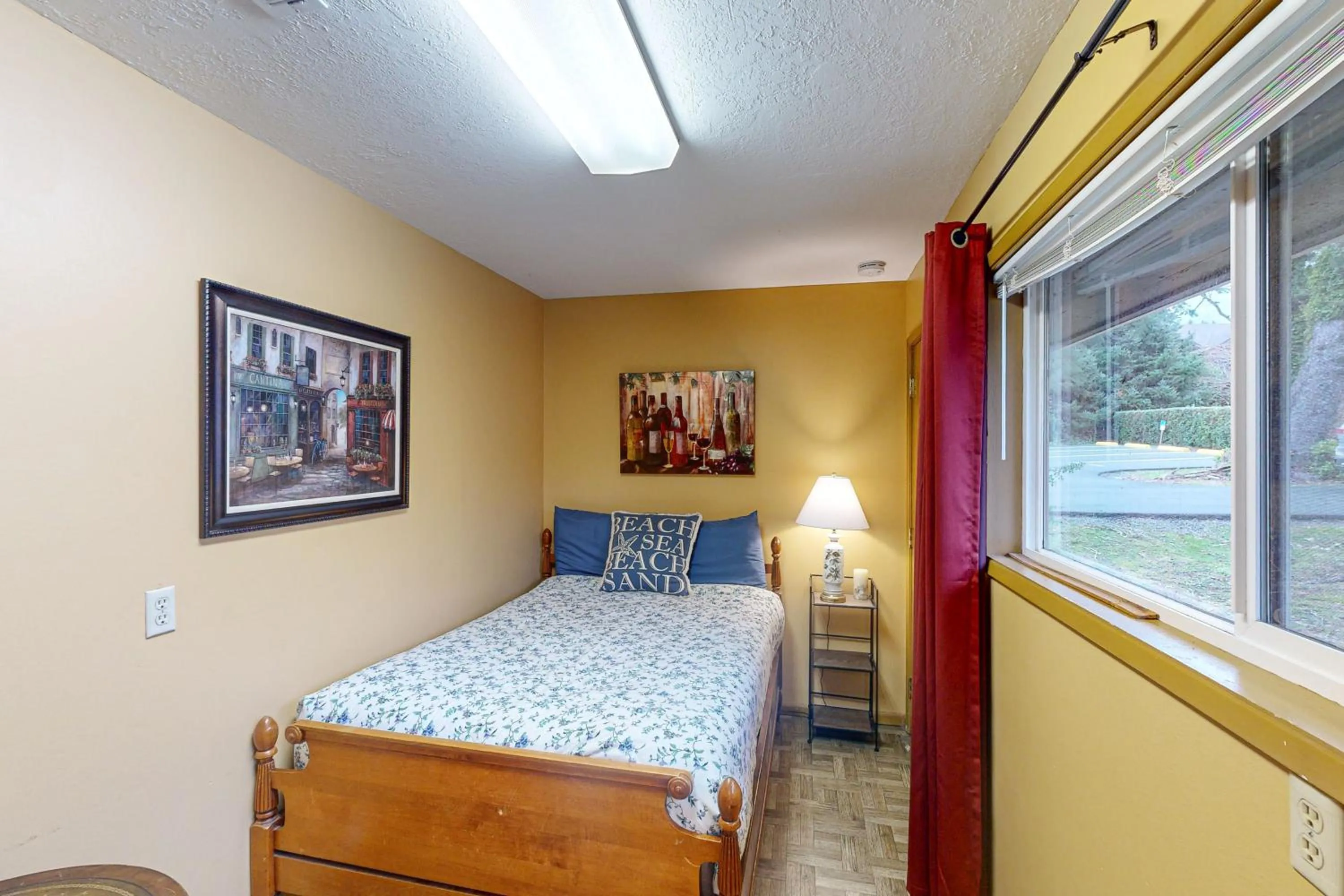 Bed in Tolovana Treasure