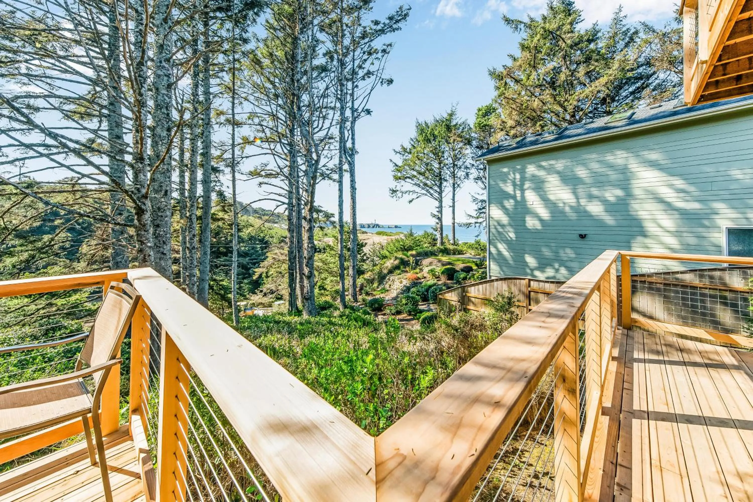 Yaquina Lighthouse View Beach Home