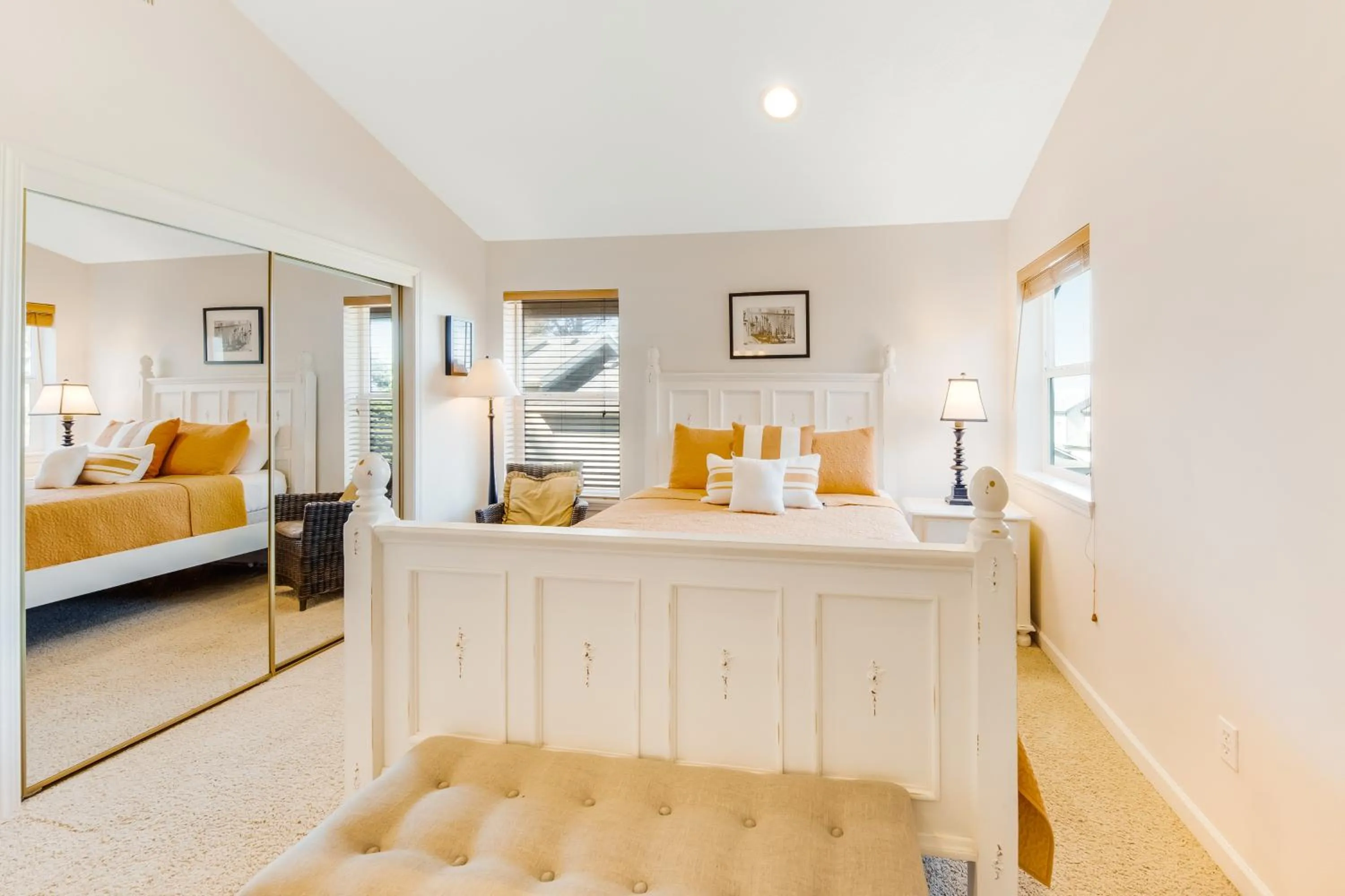 Bed in Yaquina Lighthouse View Beach Home