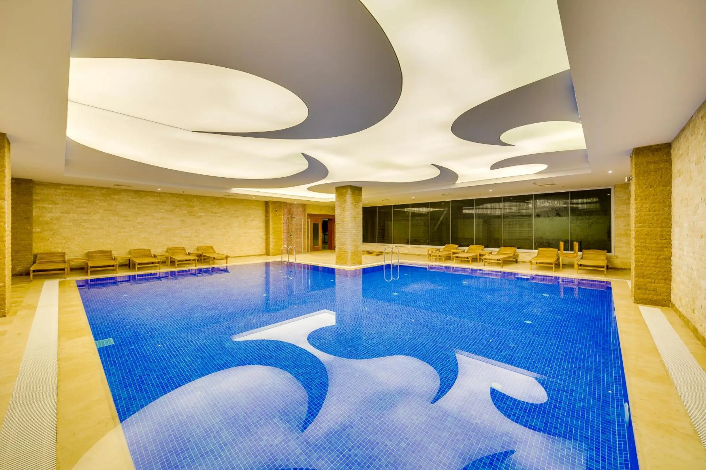 Swimming pool in Demircioğlu Park Hotel