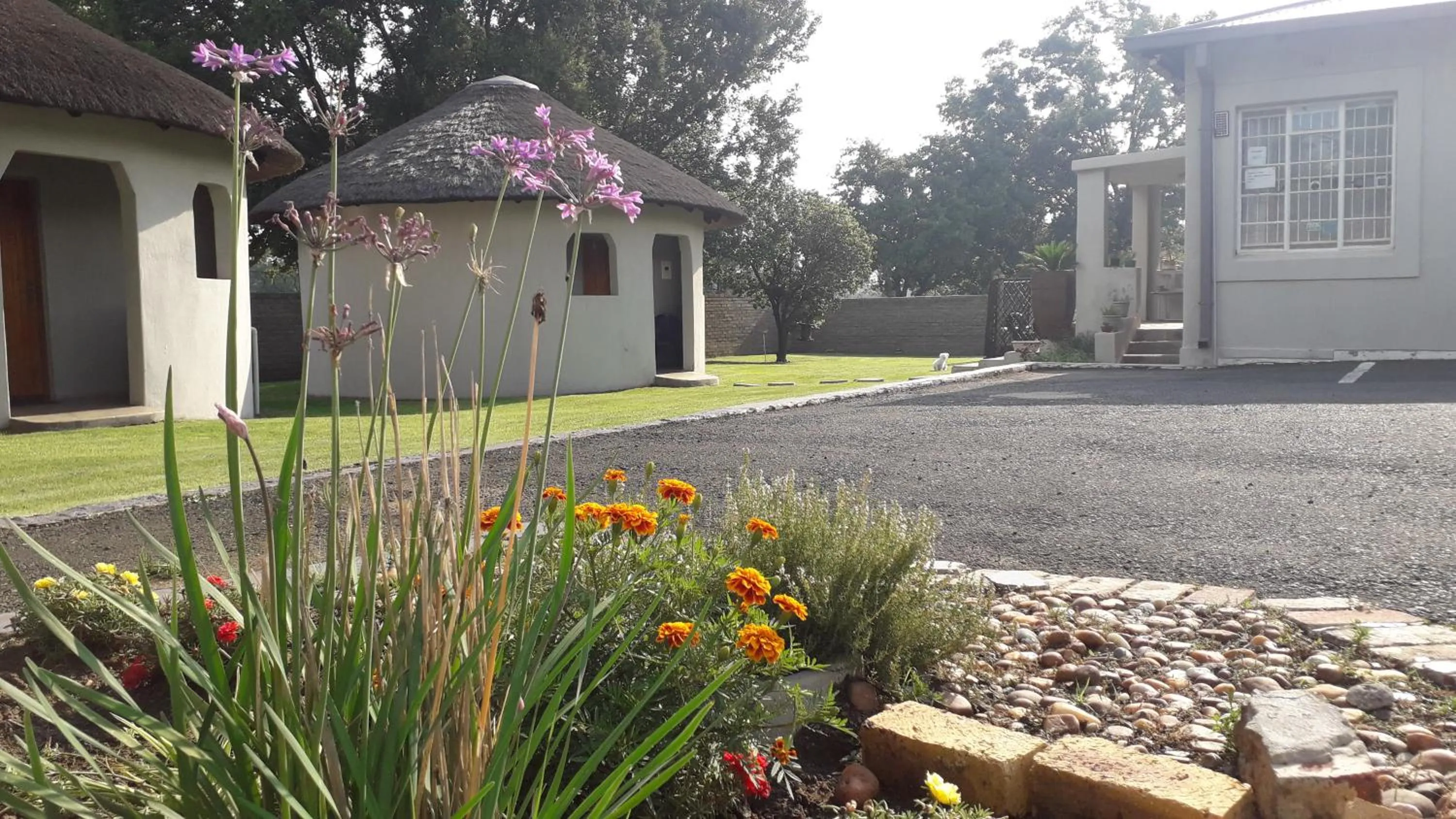 Property building in Lallapanzi Country Stay