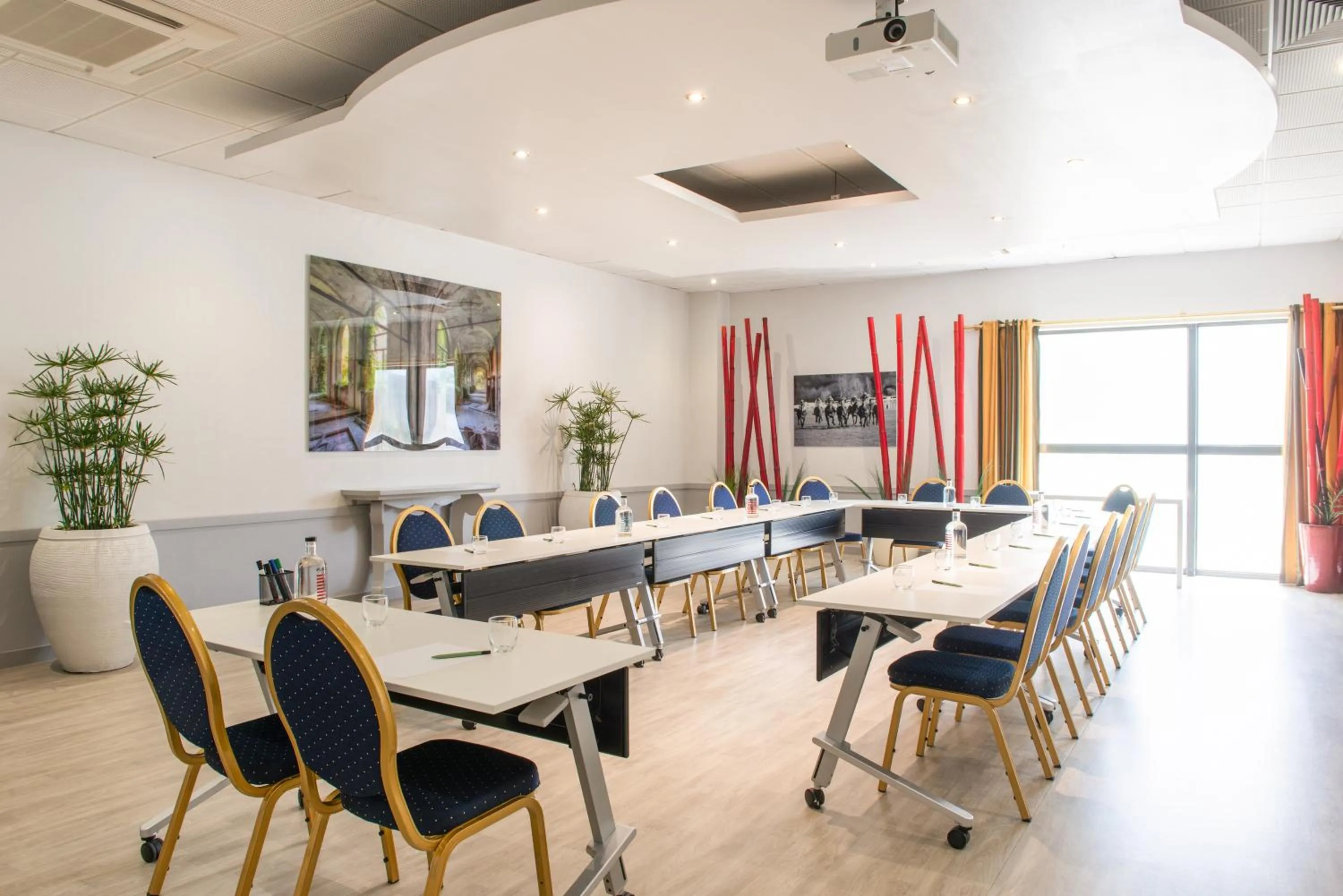 Meeting/conference room in The Originals City, Hôtel Alteora, Poitiers Site du Futuroscope