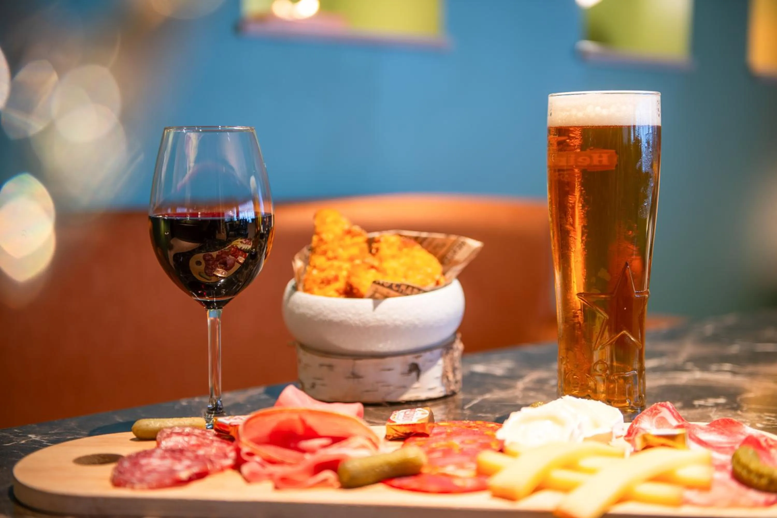 Communal lounge/ TV room in The Originals City, Hôtel Alteora, Poitiers Site du Futuroscope