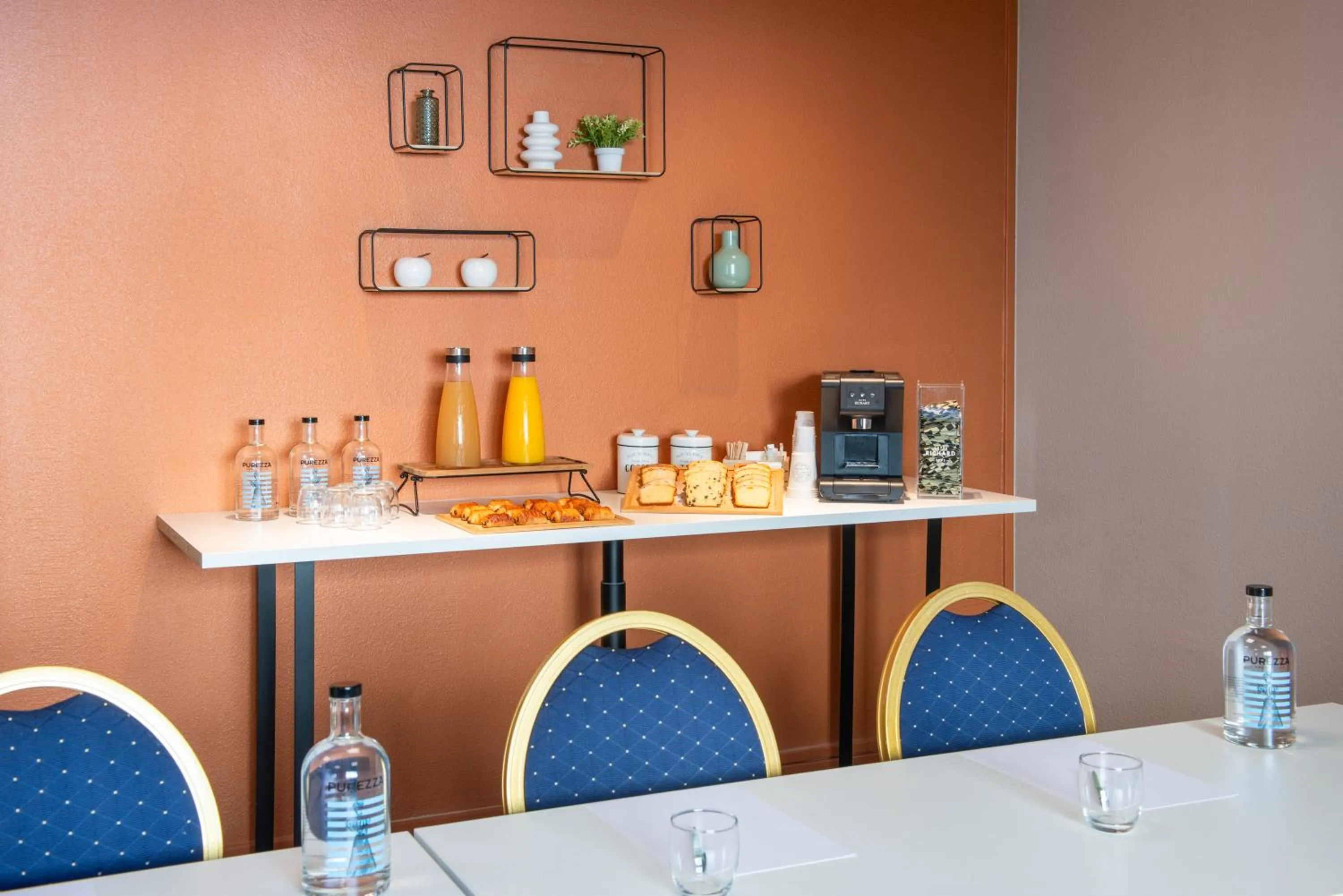 Meeting/conference room in The Originals City, Hôtel Alteora, Poitiers Site du Futuroscope