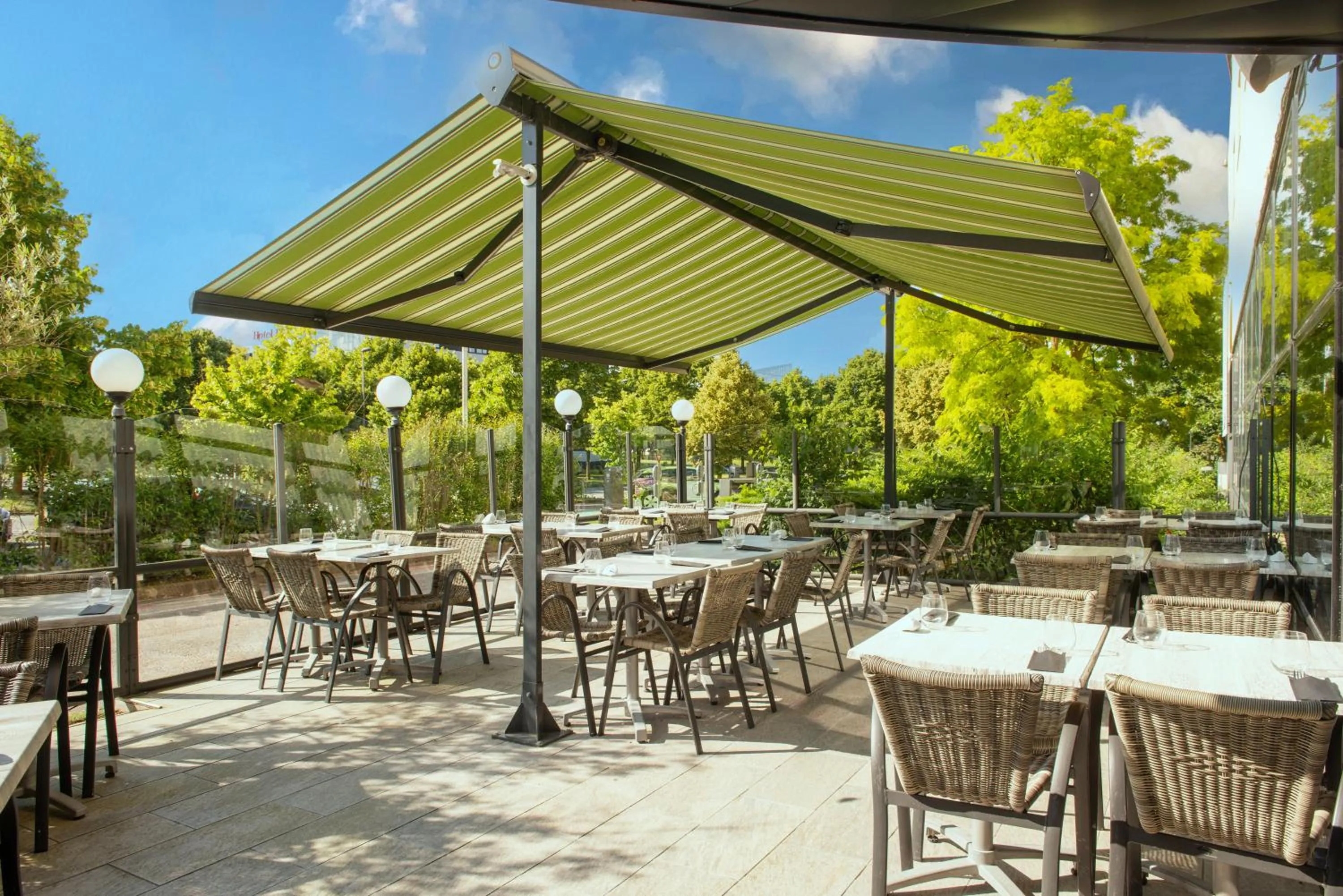 Patio in The Originals City, Hôtel Alteora, Poitiers Site du Futuroscope