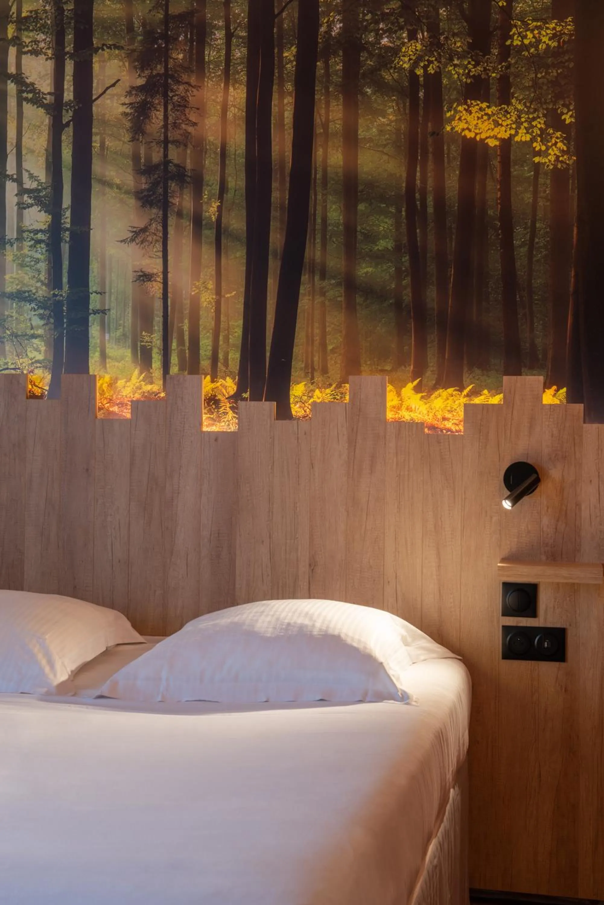 Bedroom, Bed in The Originals City, Hôtel Alteora, Poitiers Site du Futuroscope