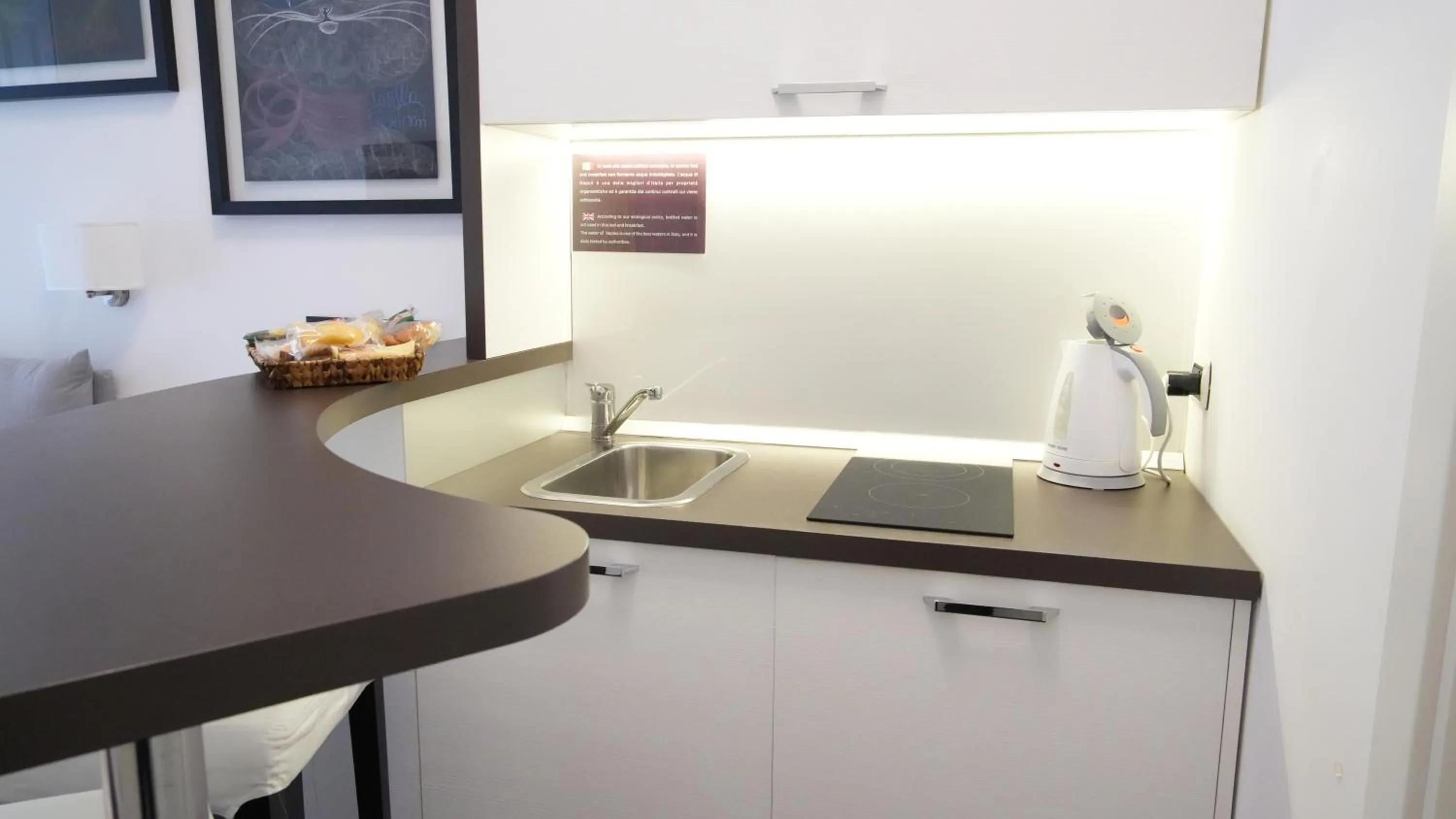 Food in Luca Giordano 142 B&B