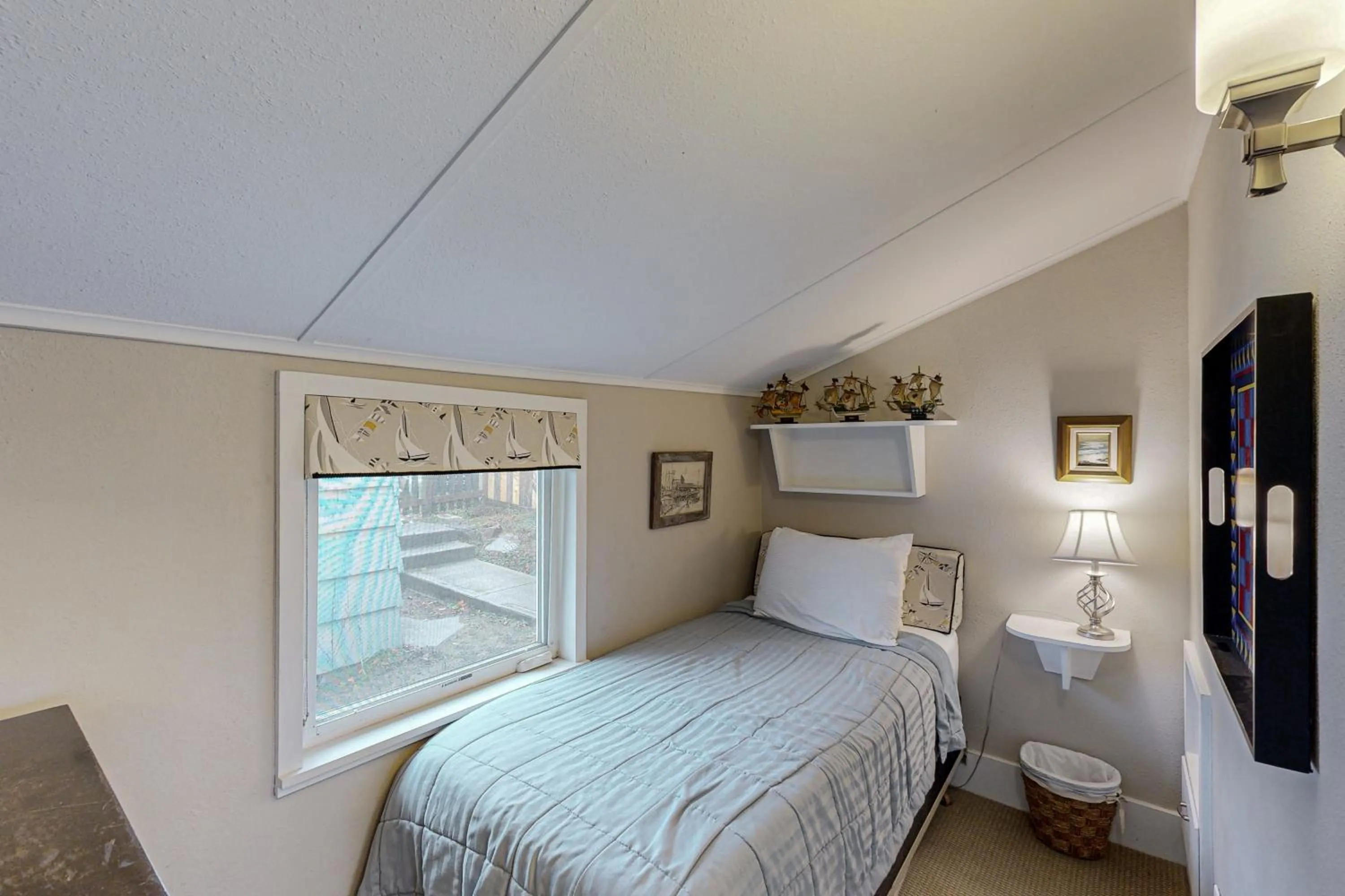 Bed in Arden Cottage