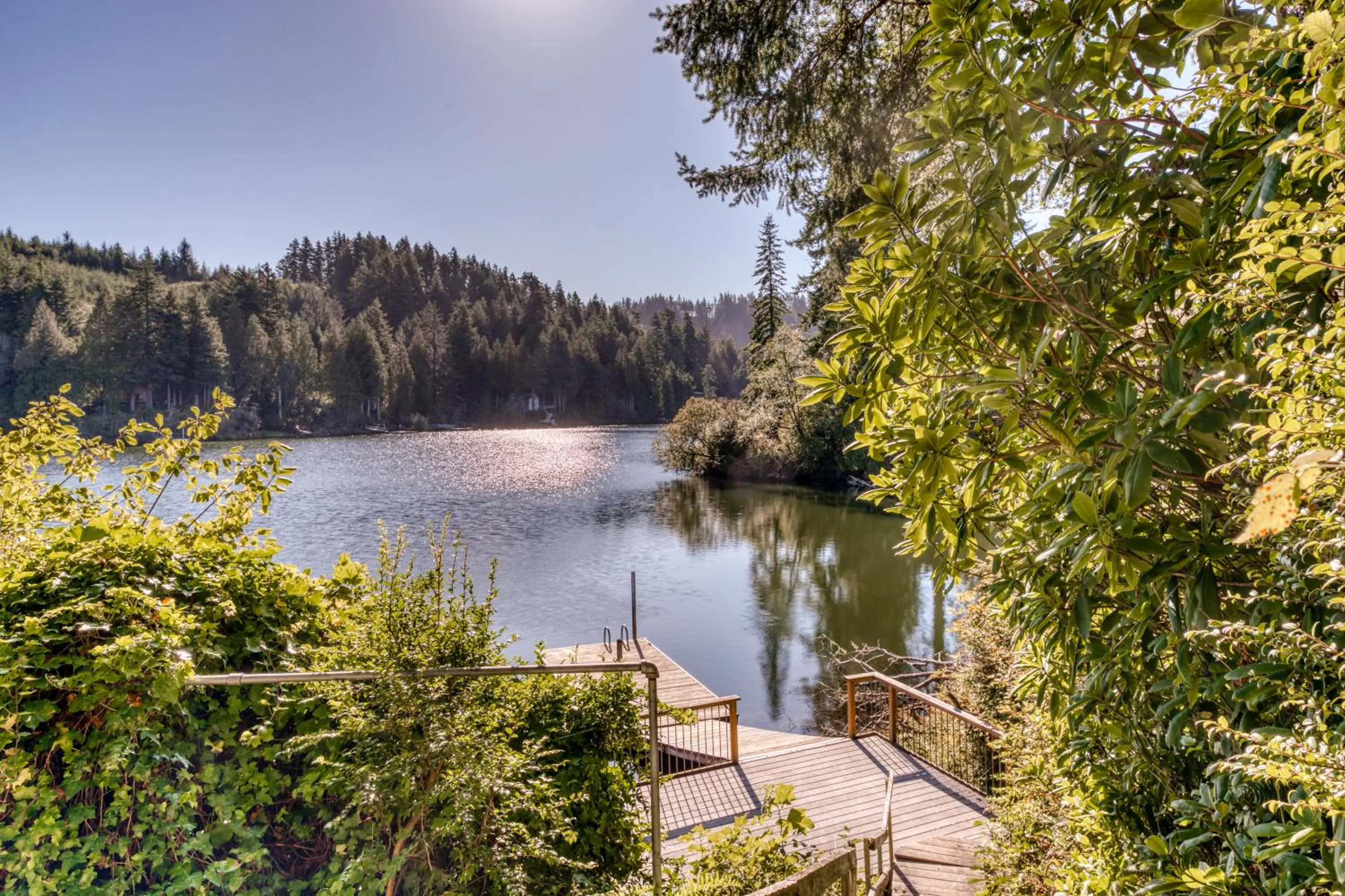 Rustic Retreat on Mercer Lake