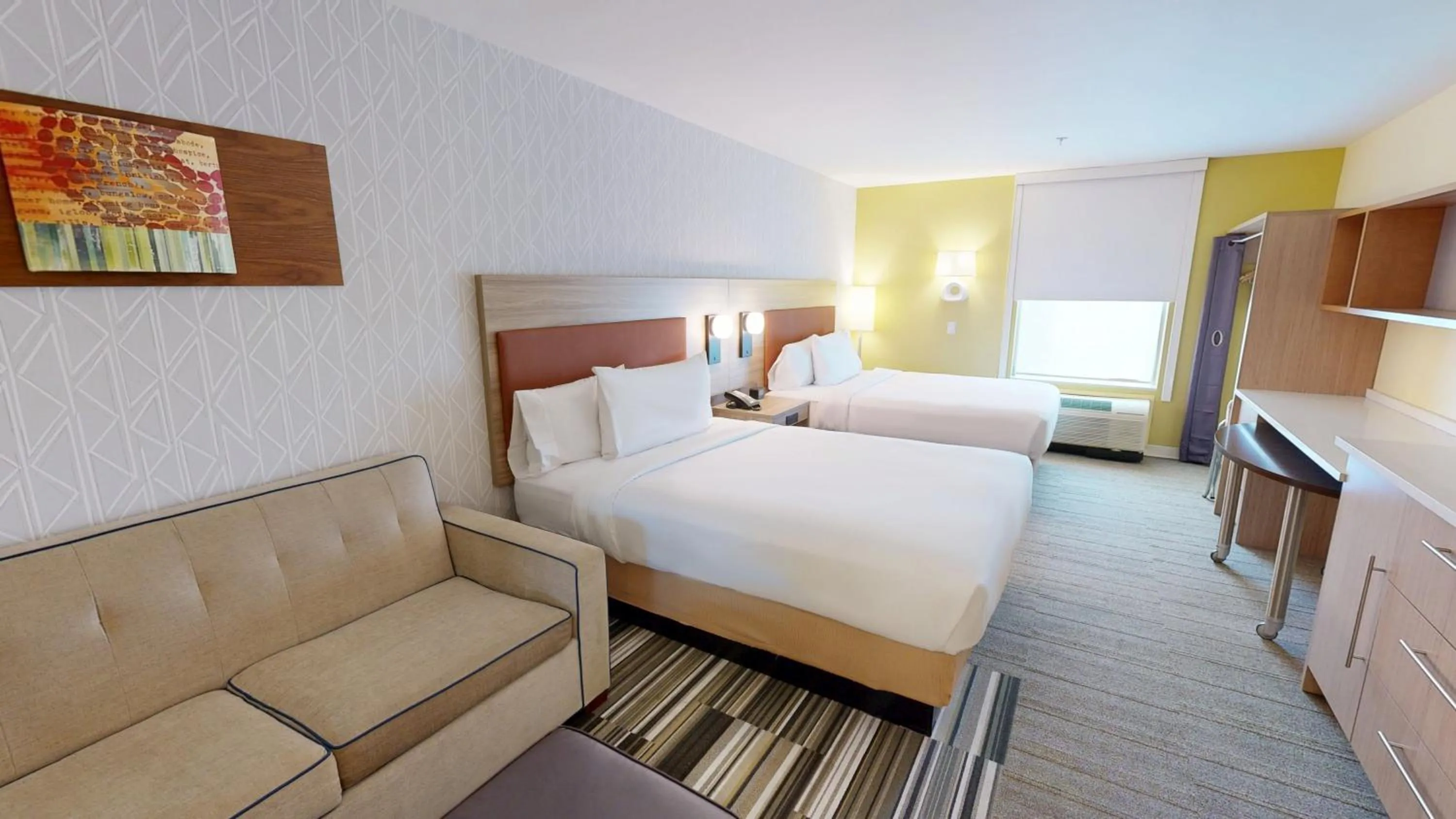 Bed in Hilton Garden Inn Phoenix-Tempe University Research Park, Az