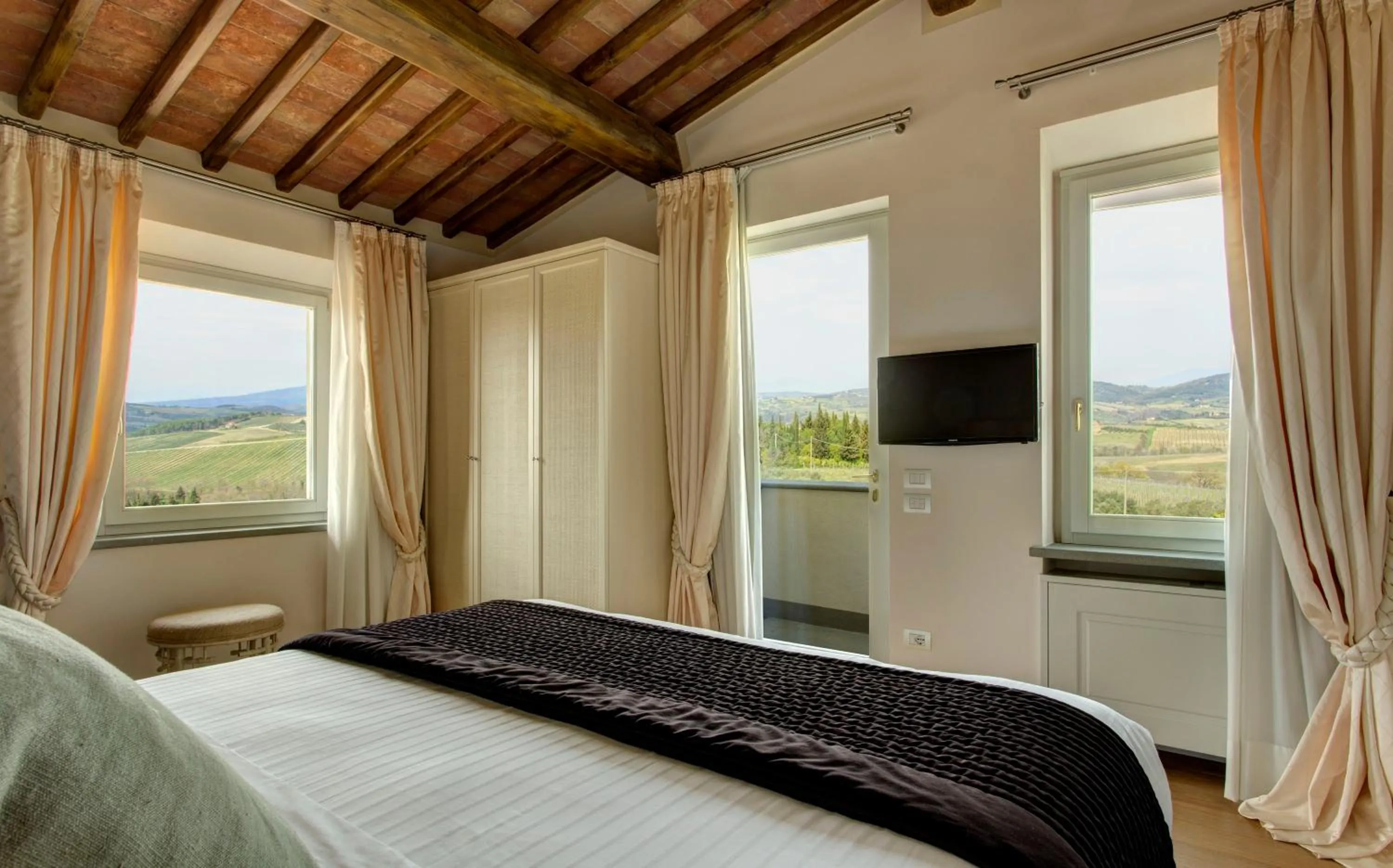 Photo of the whole room, Bed in Villa Le Calvane