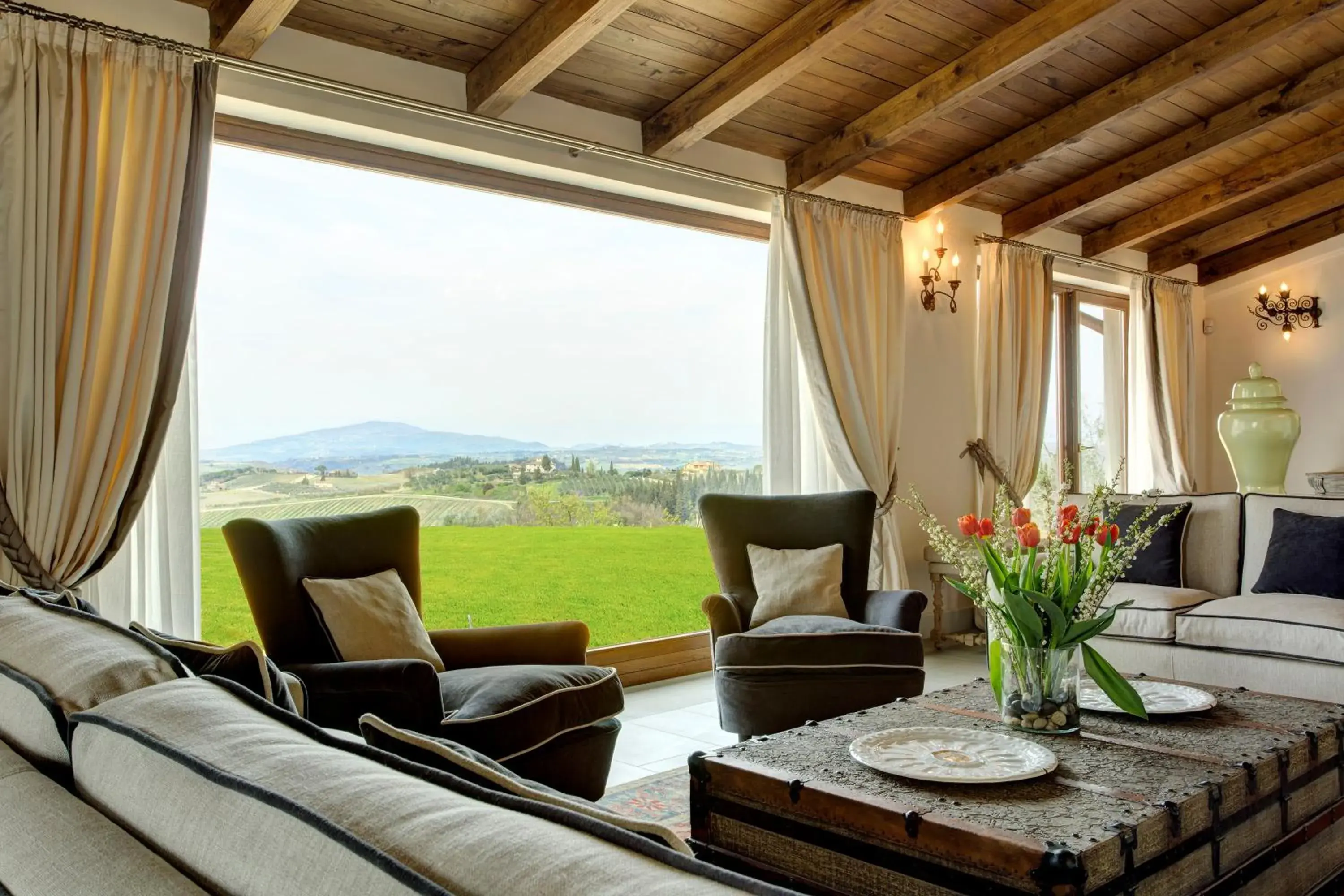 Three-Bedroom Villa in Villa Le Calvane Three-Bedroom Villa in Villa Le Calvane