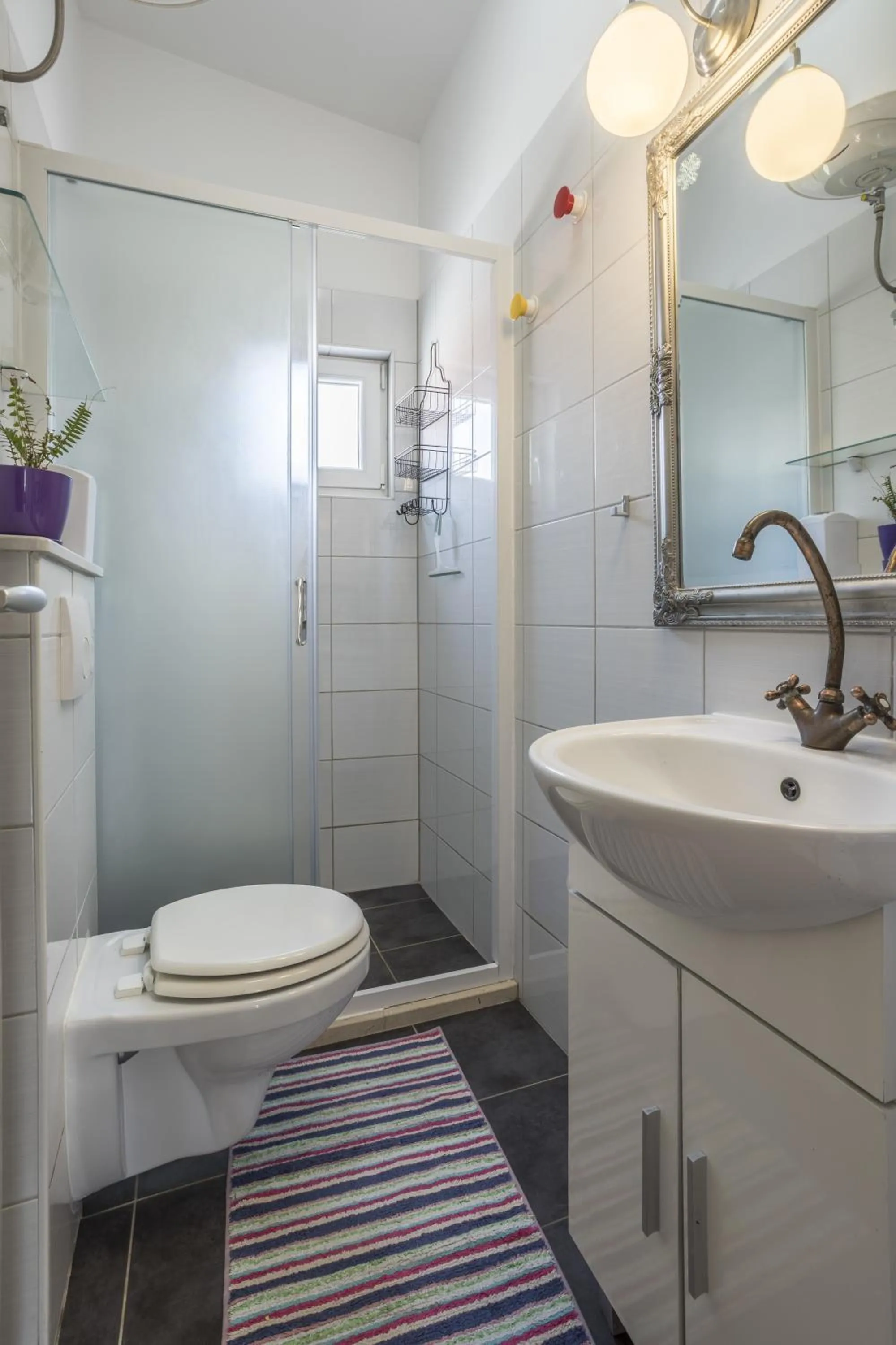 Bathroom in Apartments Keko