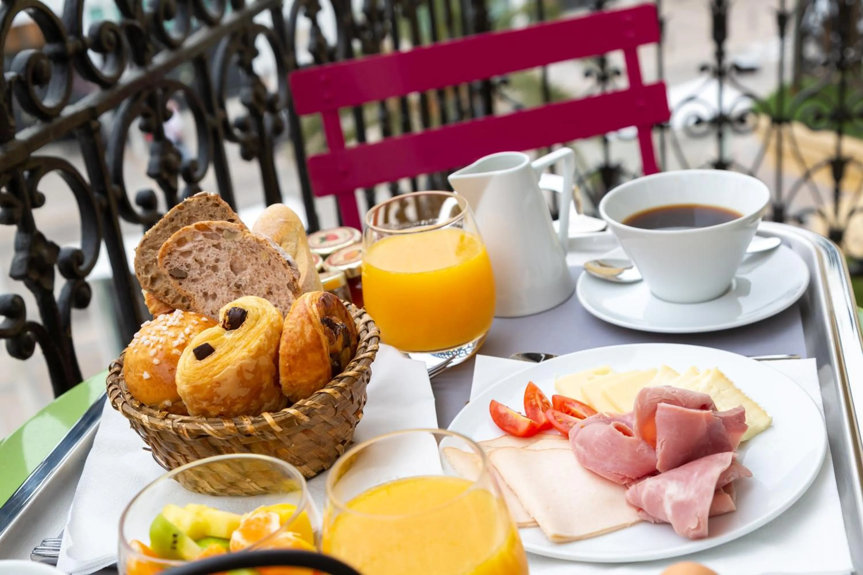 Balcony/Terrace, Breakfast in Hotel Colette