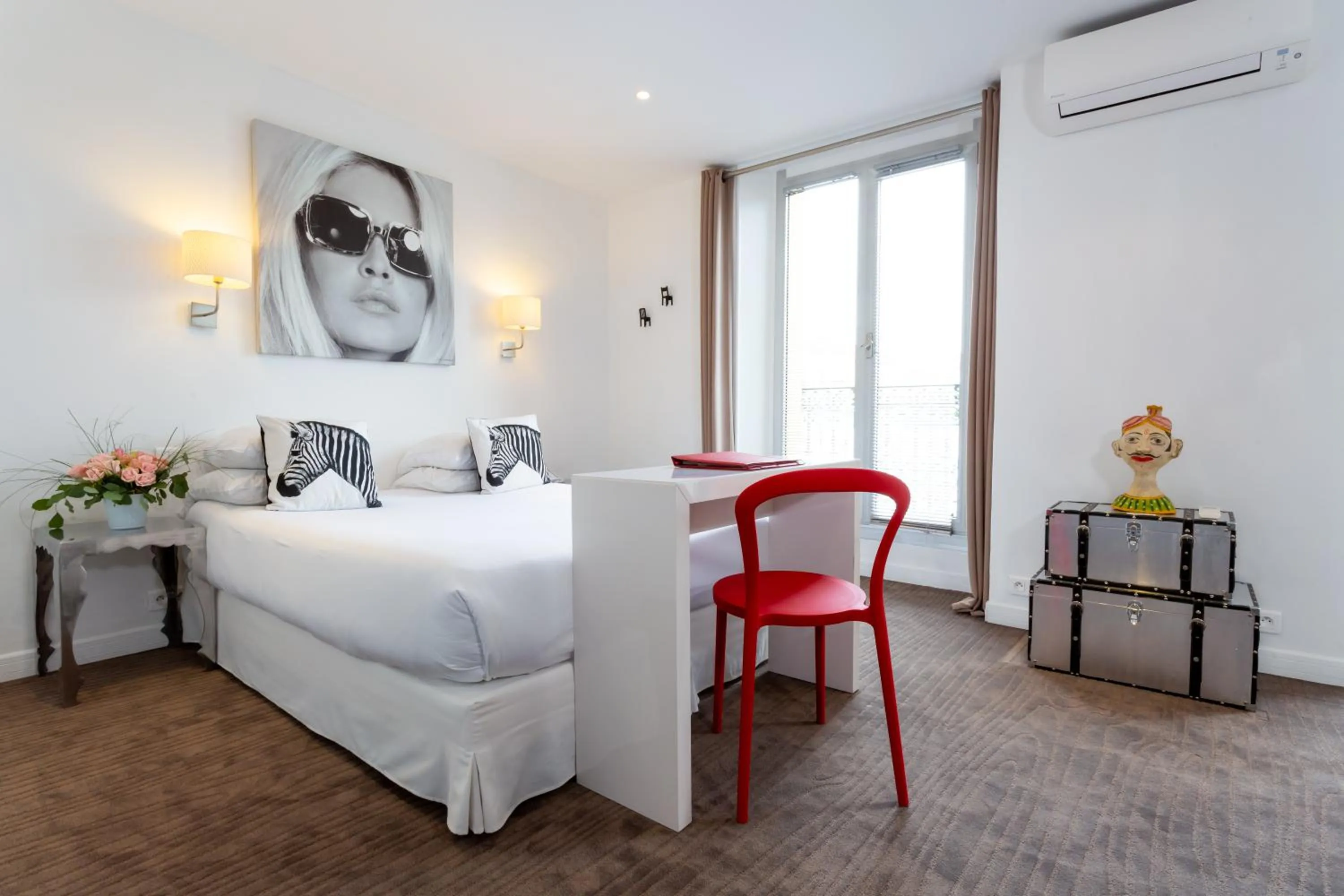 Bedroom, Seating Area in Hotel Colette