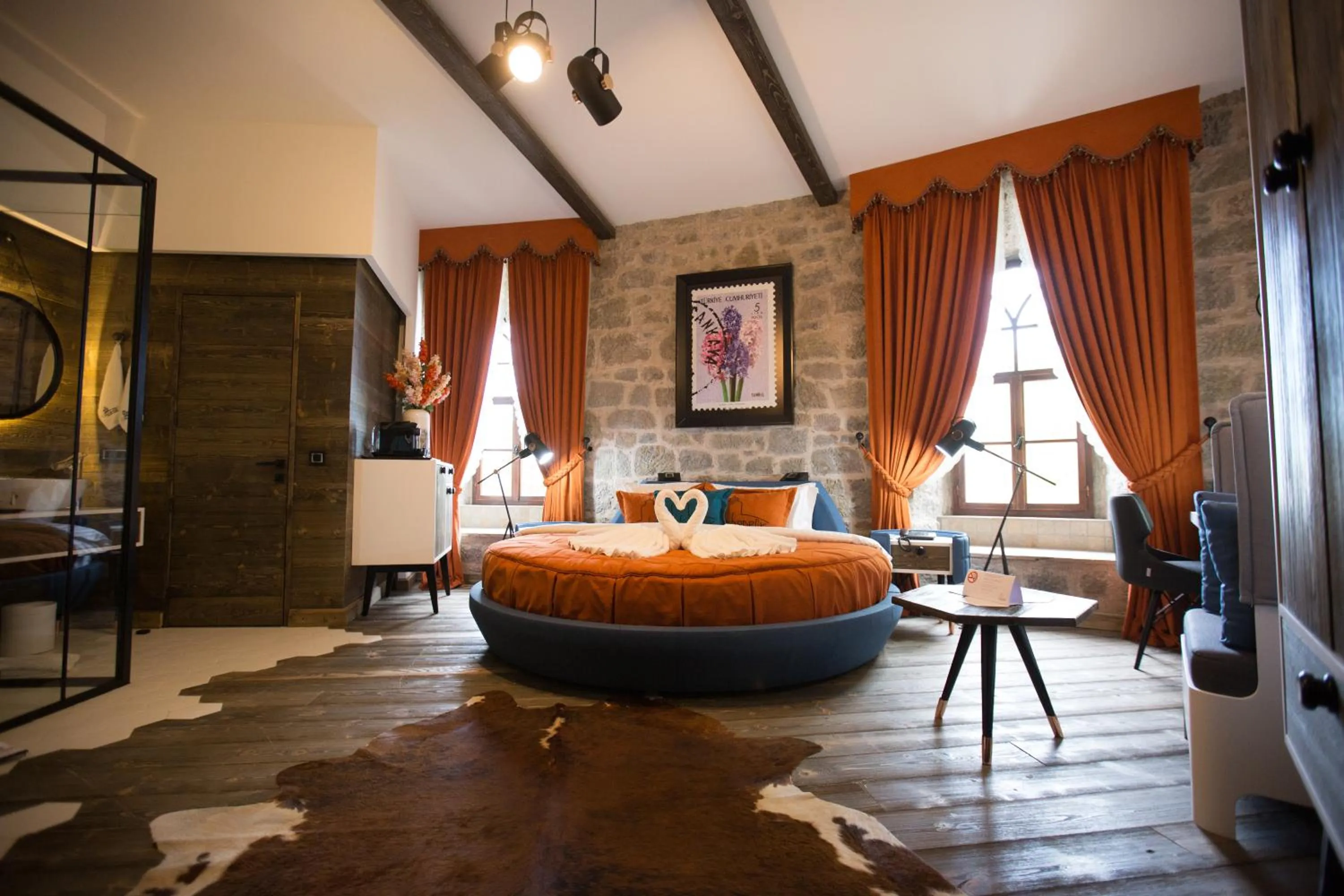 Photo of the whole room in Cephanelik Butik Hotel