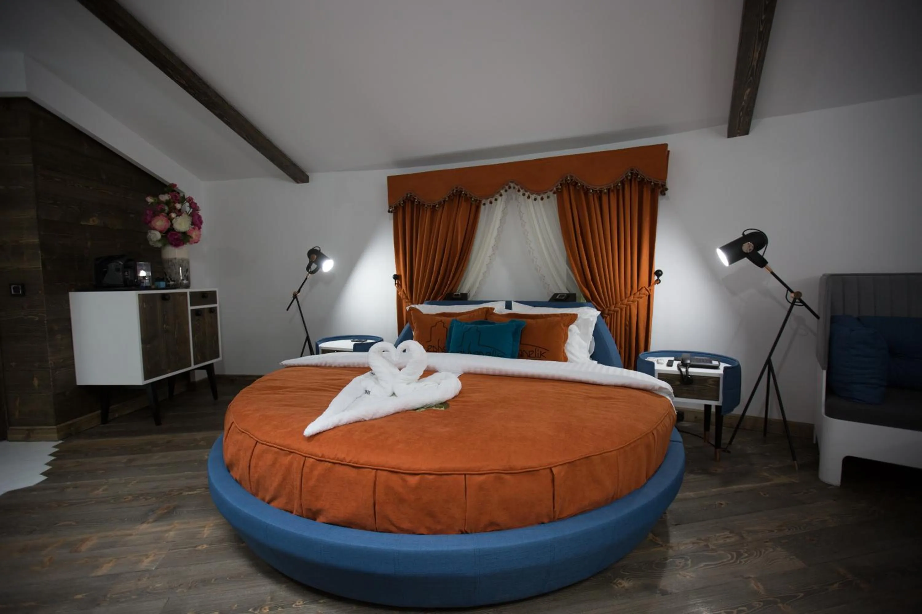 Decorative detail, Bed in Cephanelik Butik Hotel