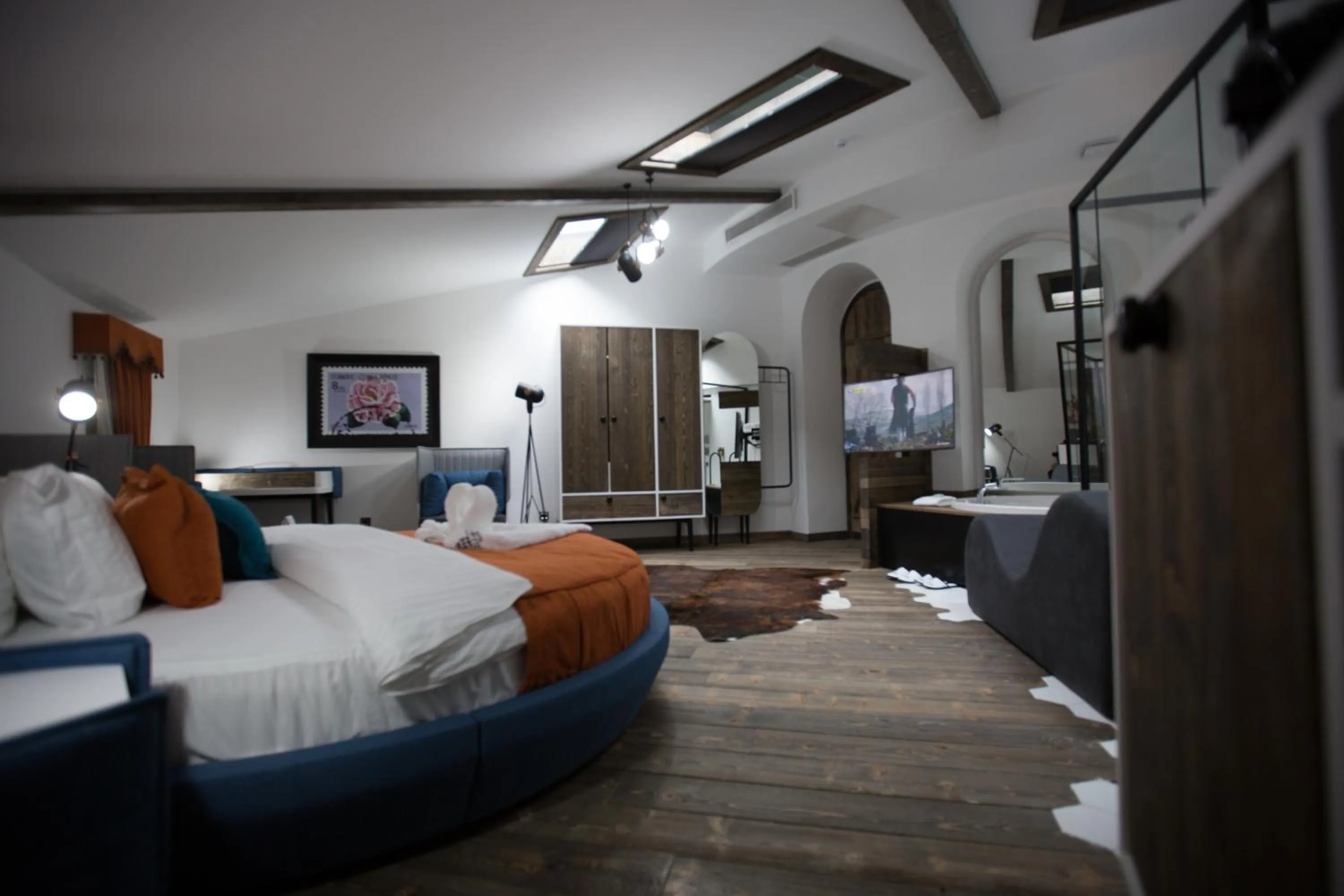 Photo of the whole room, Bed in Cephanelik Butik Hotel