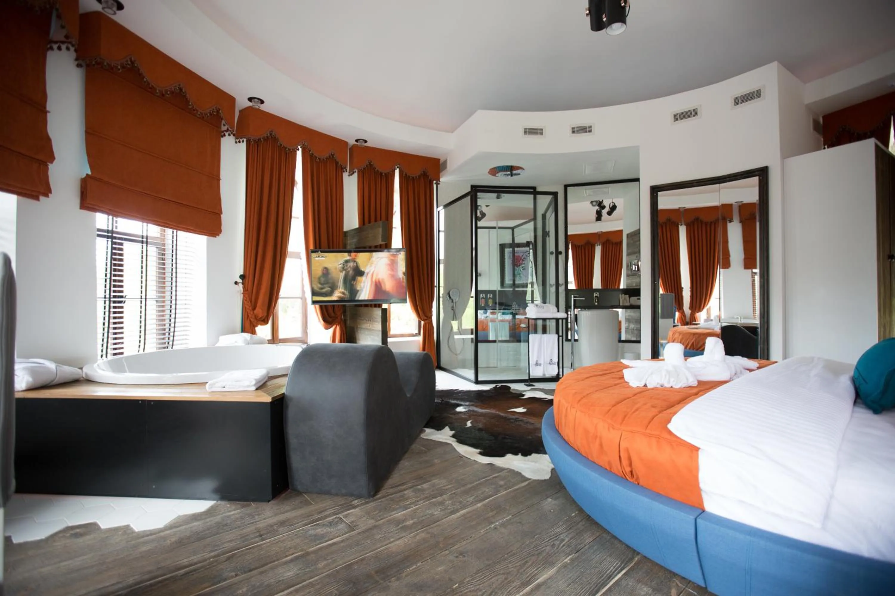 Photo of the whole room, Bed in Cephanelik Butik Hotel