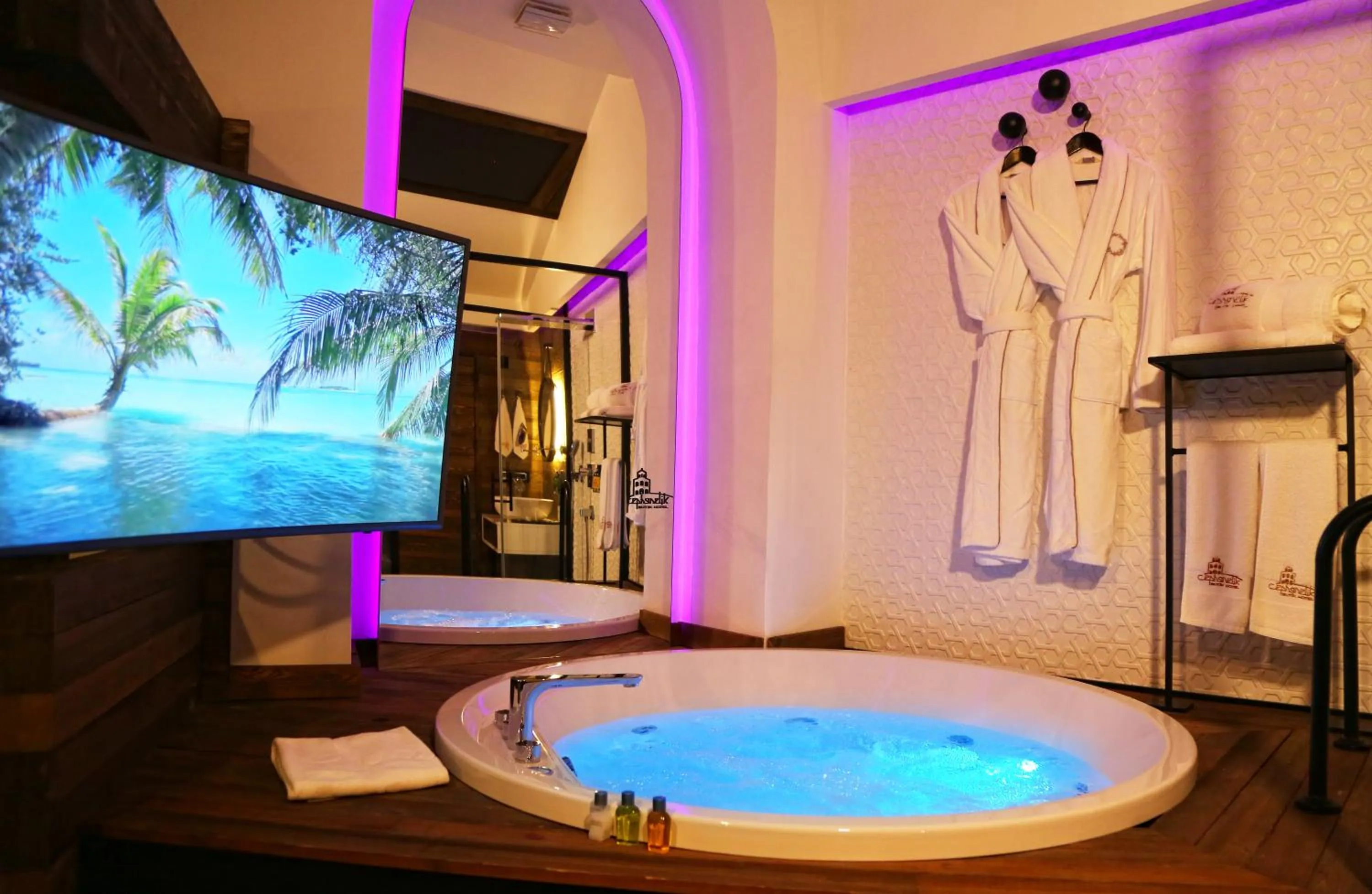 Shower in Cephanelik Butik Hotel