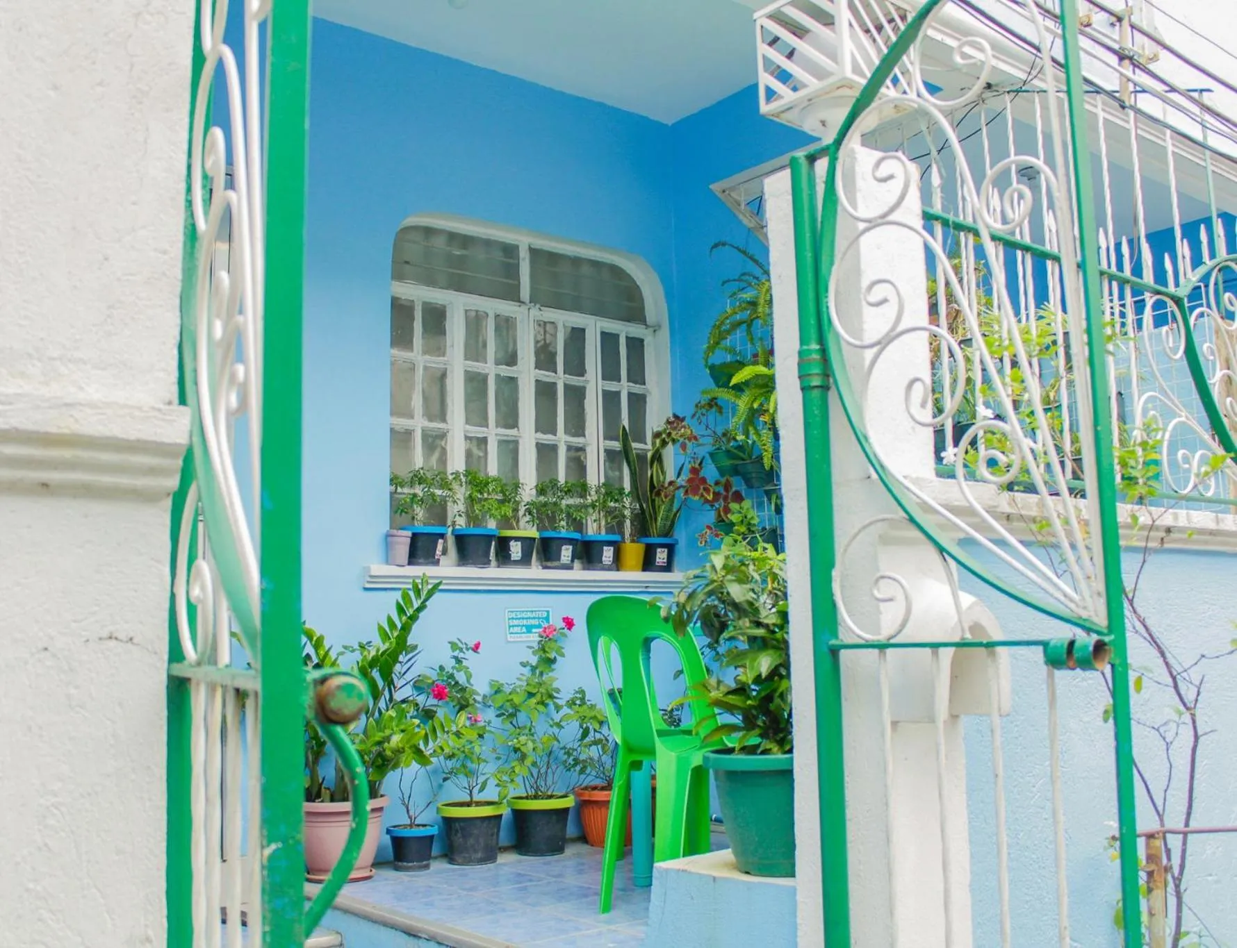 Property building in Backpackers Homestay - NomadsMNL