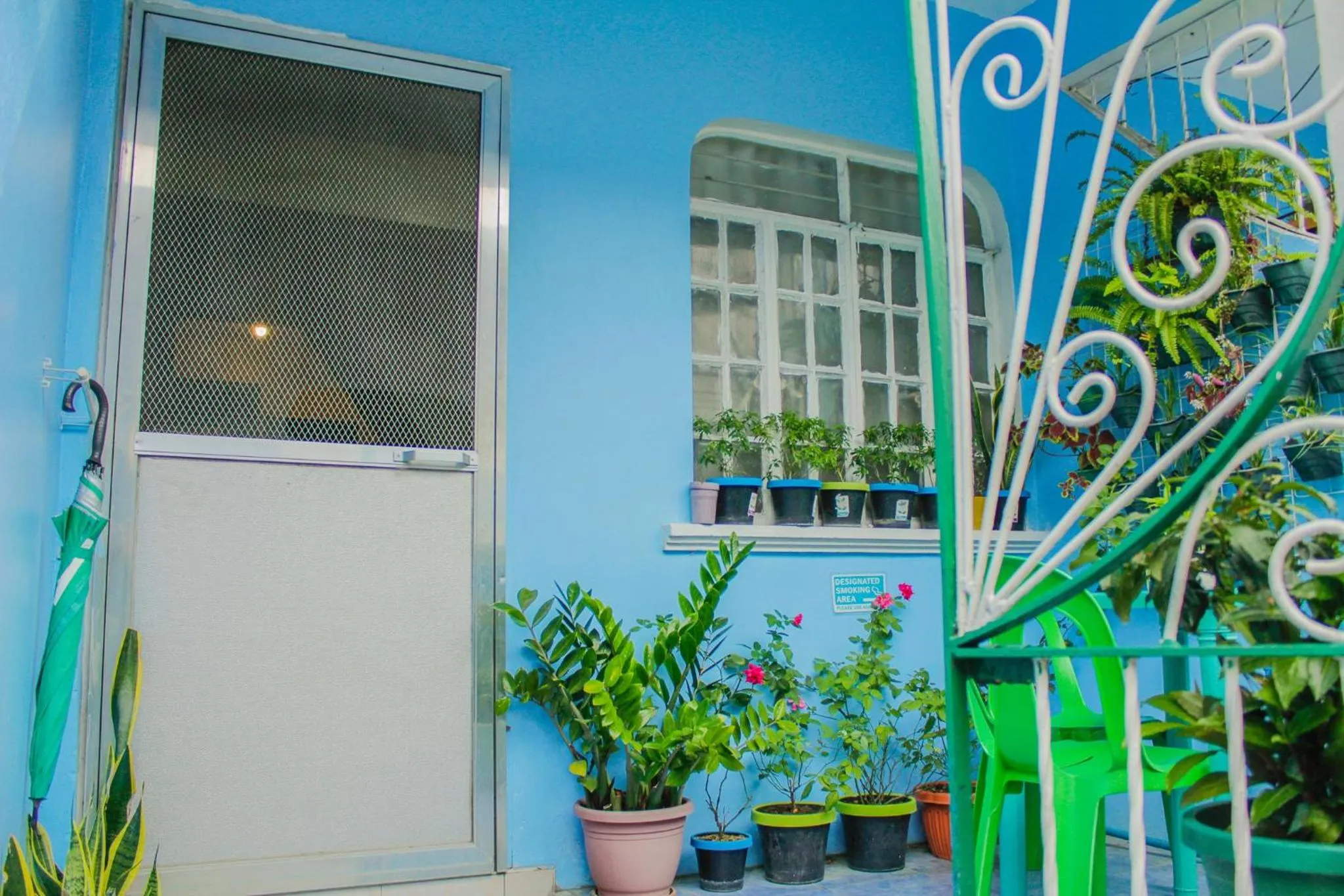 Property building in Backpackers Homestay - NomadsMNL