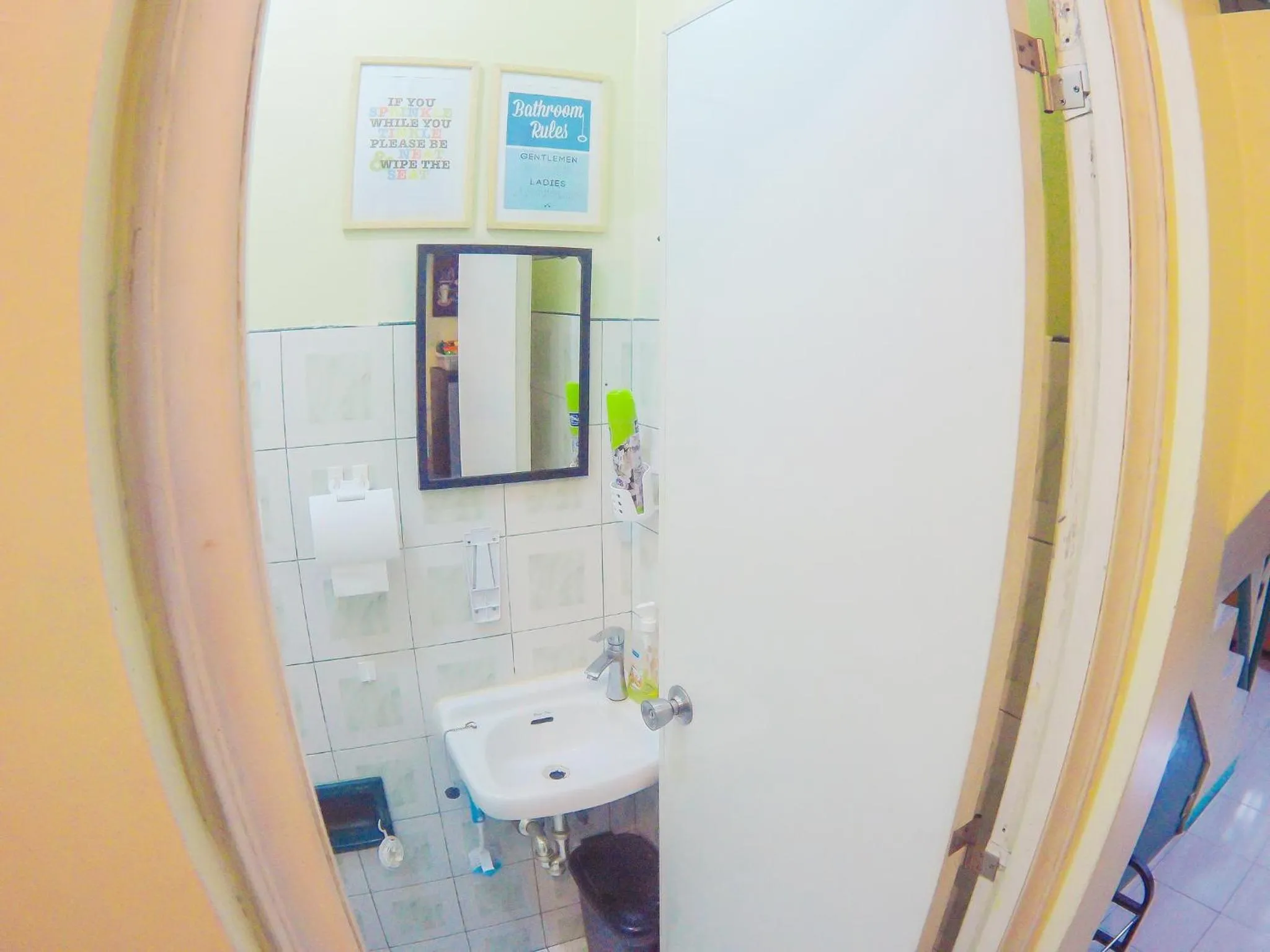 Backpackers Homestay - NomadsMNL