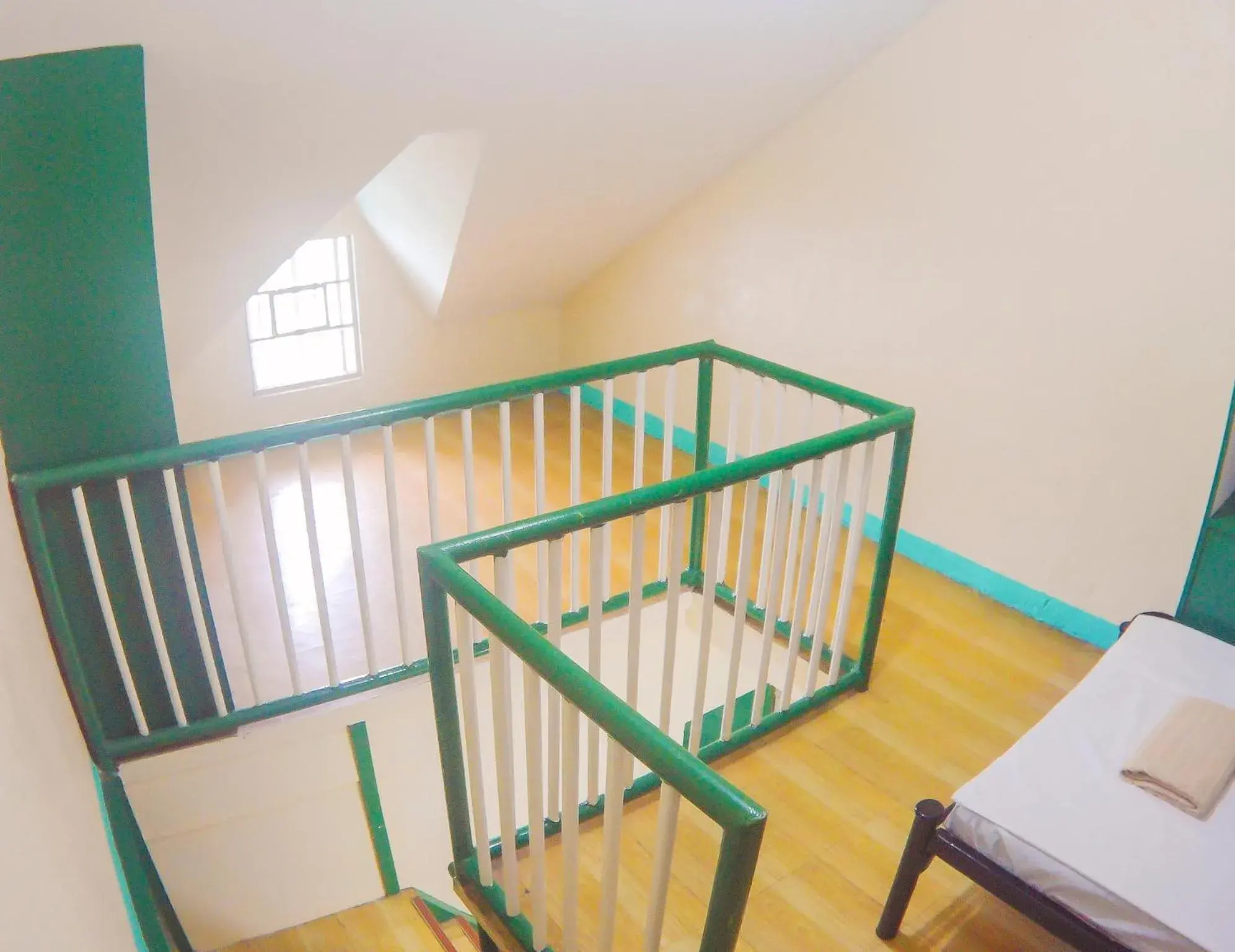 Single Bed in Mixed Dormitory Room in Backpackers Homestay - NomadsMNL Single Bed in Mixed Dormitory Room in Backpackers Homestay - NomadsMNL