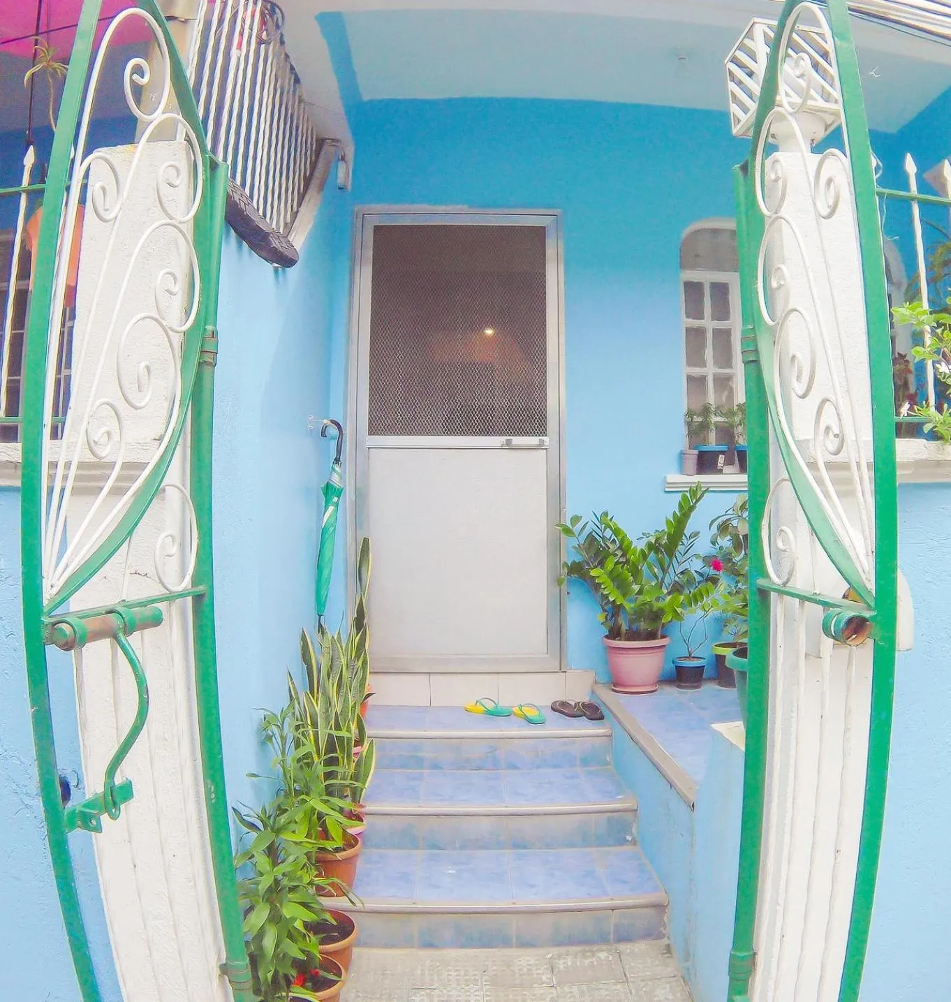 Property building in Backpackers Homestay - NomadsMNL