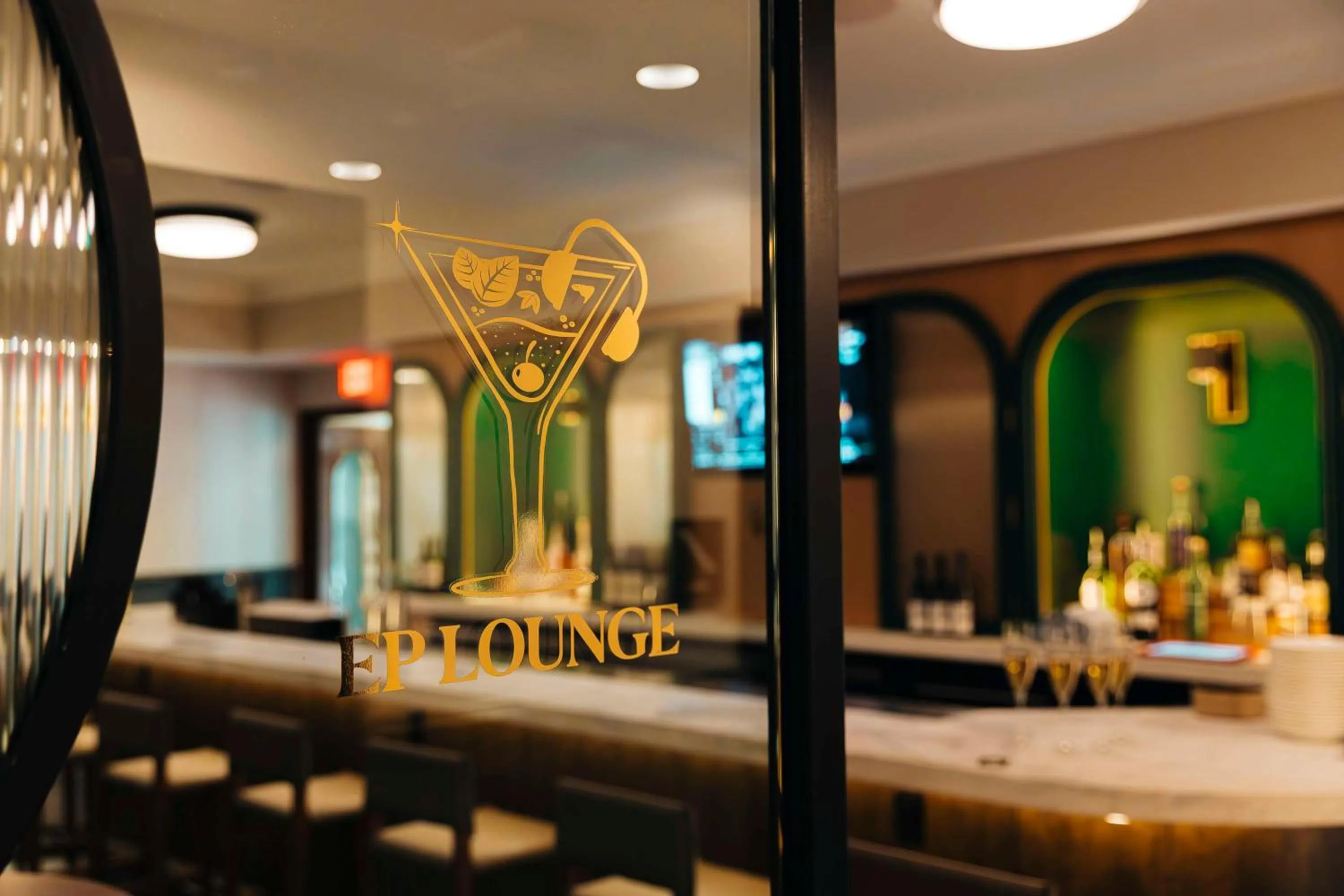 Restaurant/places to eat in Joinery Hotel Pittsburgh, Curio Collection by Hilton