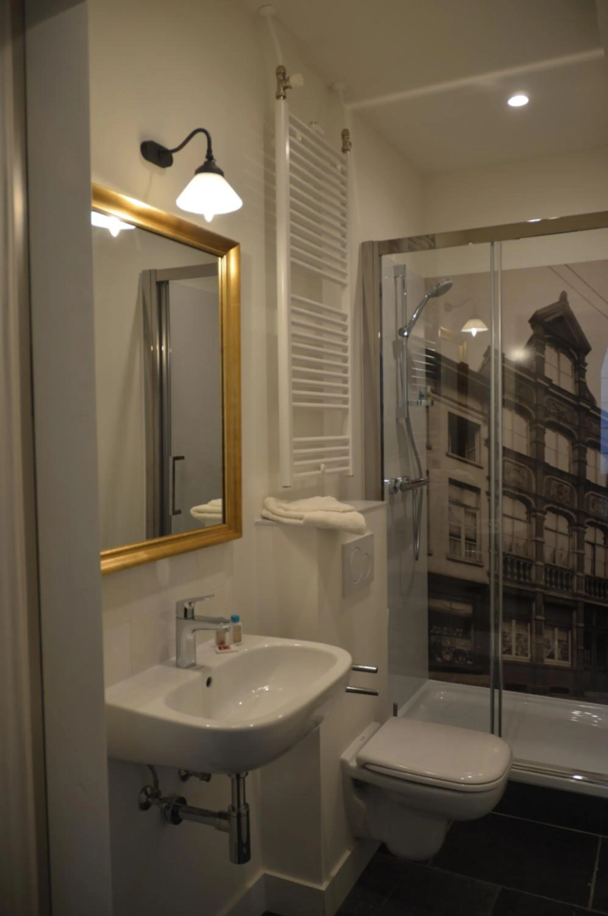 Bathroom in B&B In den Roden Schilt