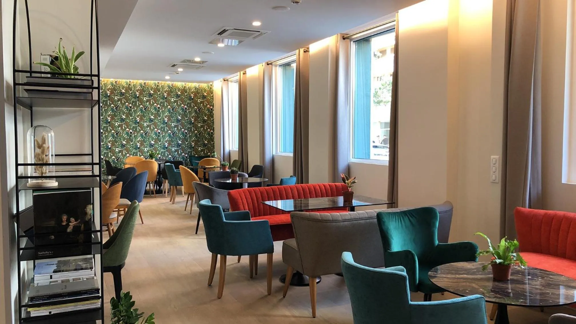 Living room in Hotel Apolonia Paris Montmartre; Sure Hotel Collection by Best Western