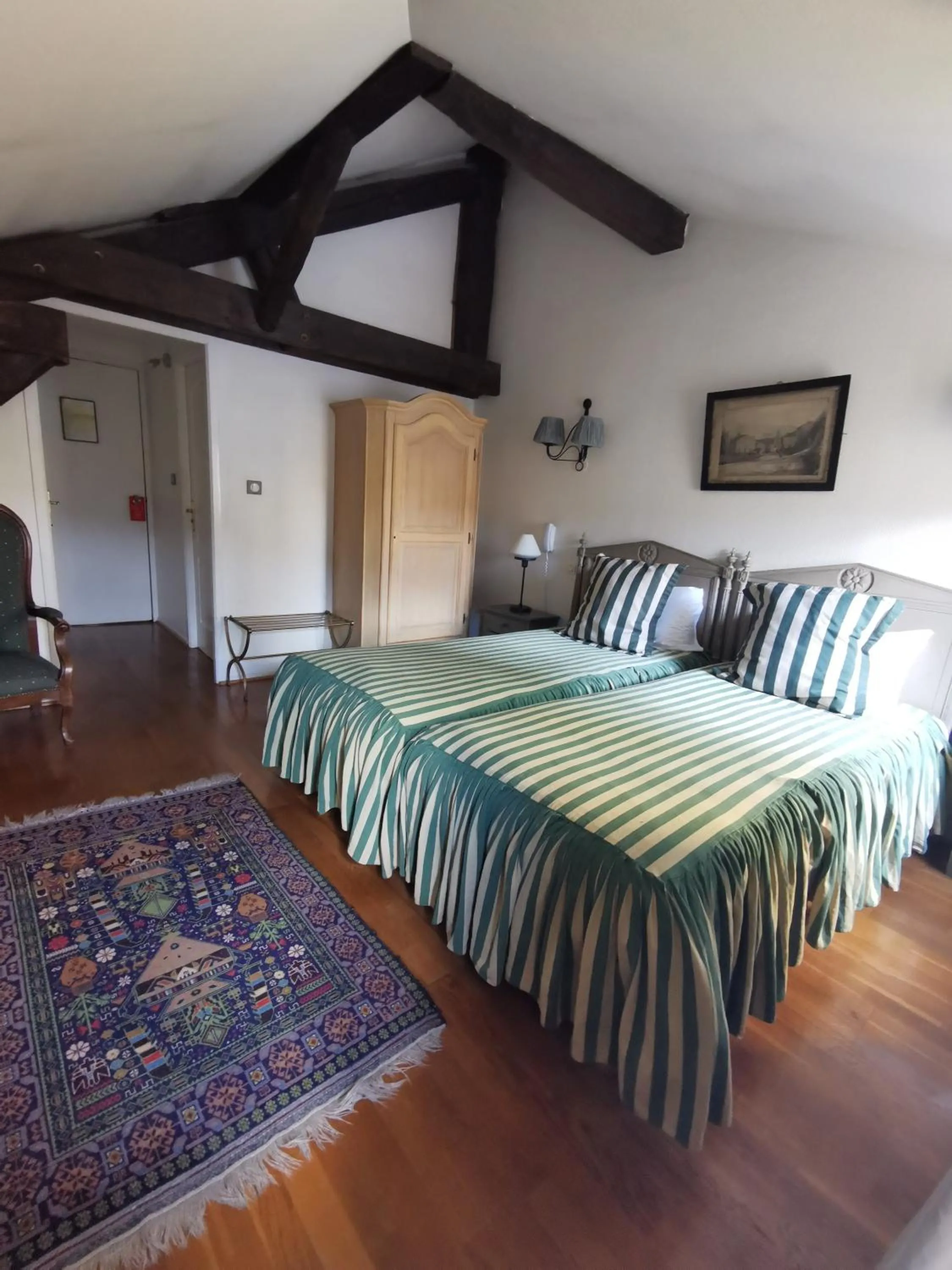 Bed in Hôtel de la Cathédrale Metz