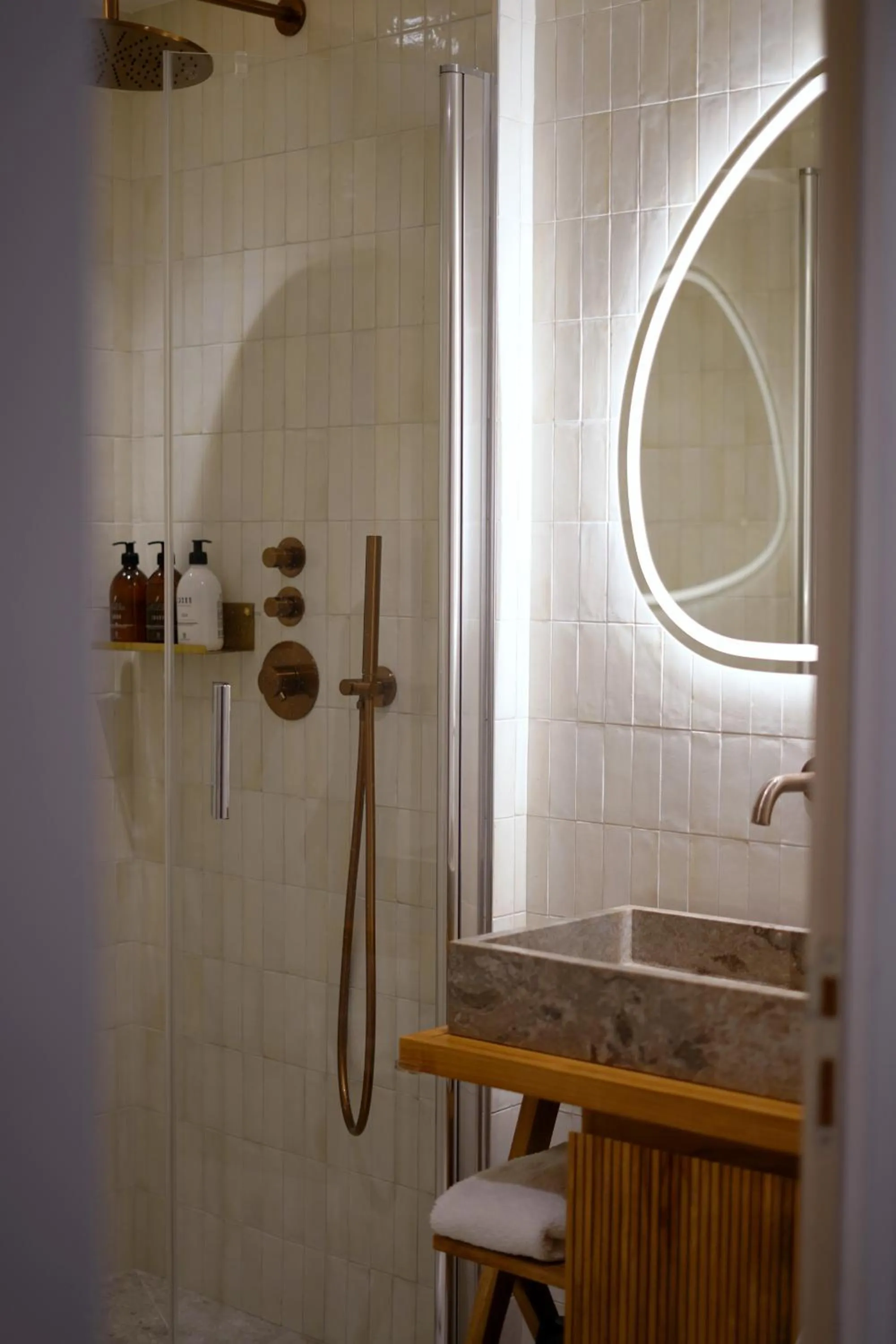 Bathroom in Hotel Litteraire Le Swann, BW Premier Collection