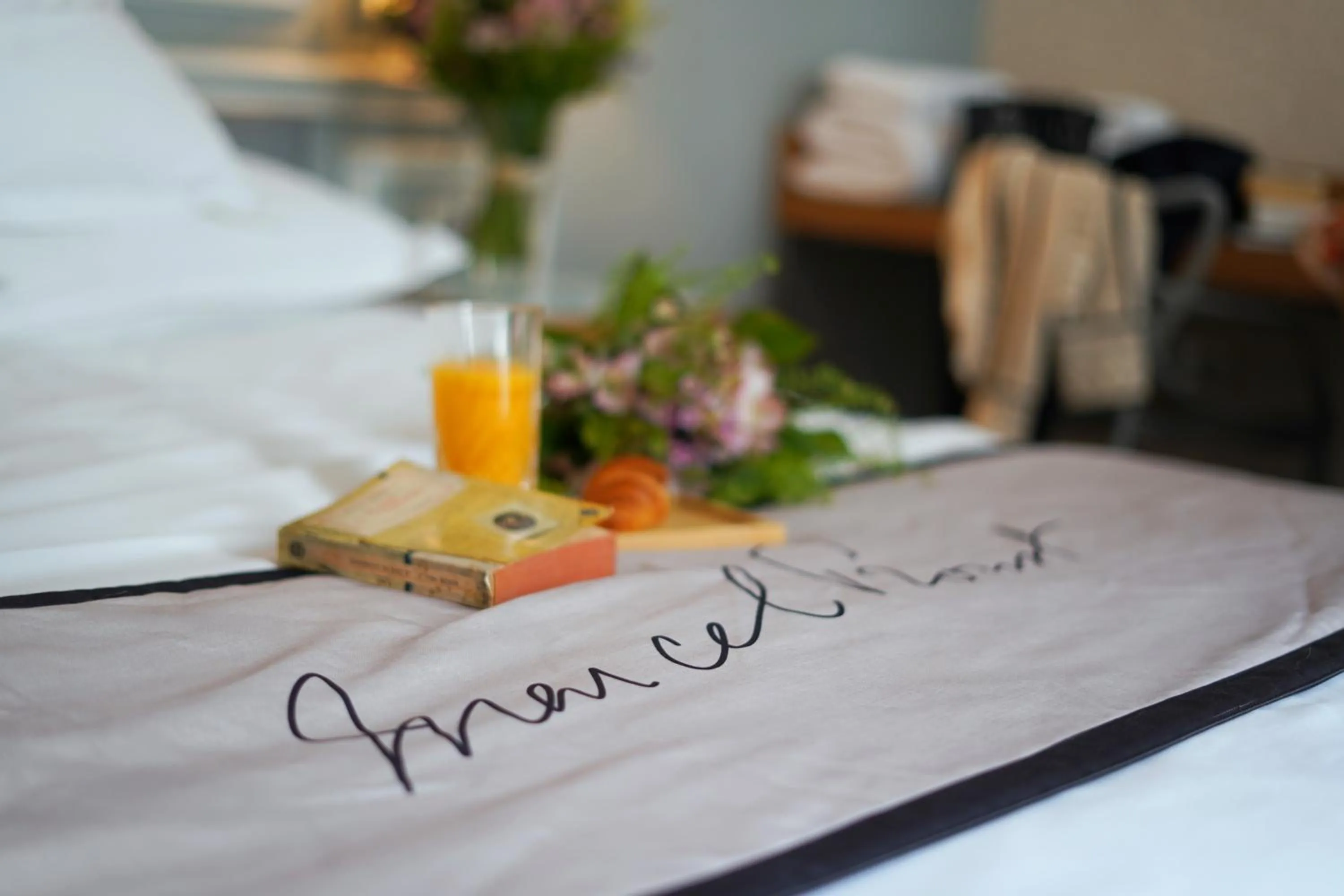 Breakfast, Bed in Hotel Litteraire Le Swann, BW Premier Collection