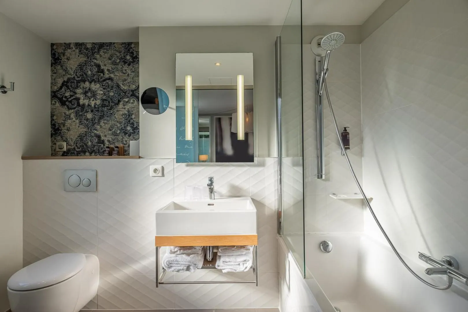 Bathroom in Hotel Litteraire Le Swann, BW Premier Collection