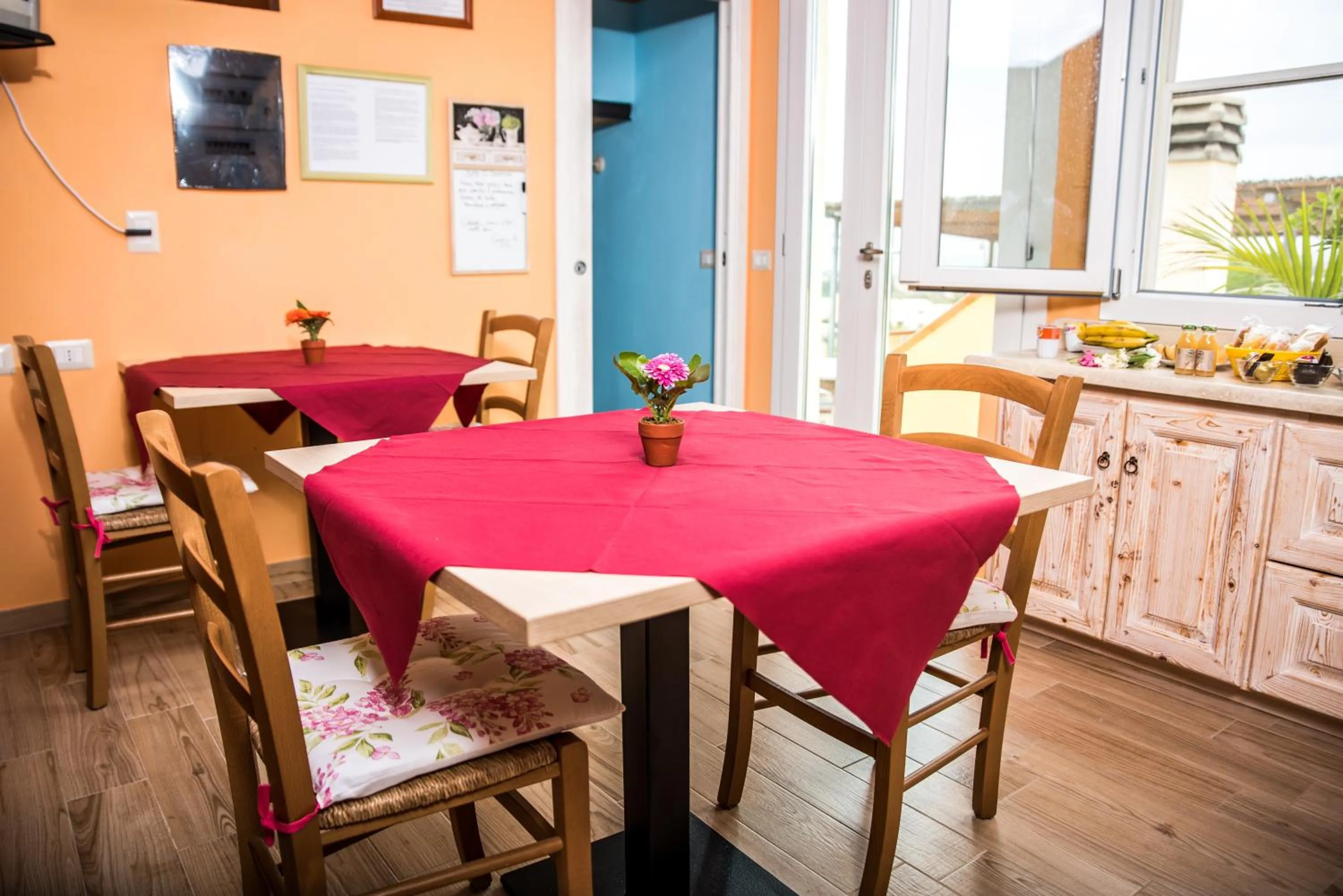 Communal kitchen in B&B Il Cenerino