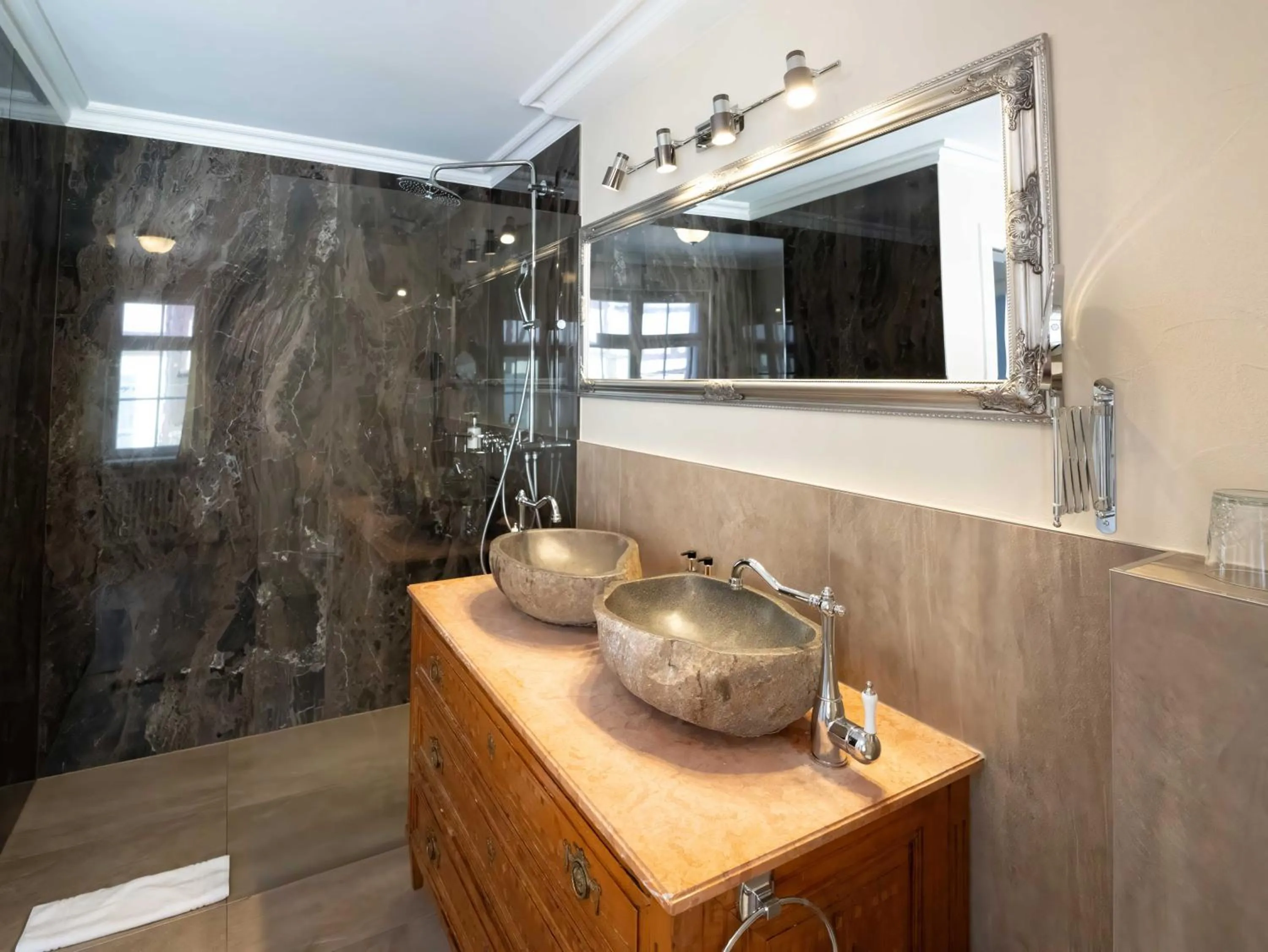 Shower in Hotel Porto Sofie Gottlieben