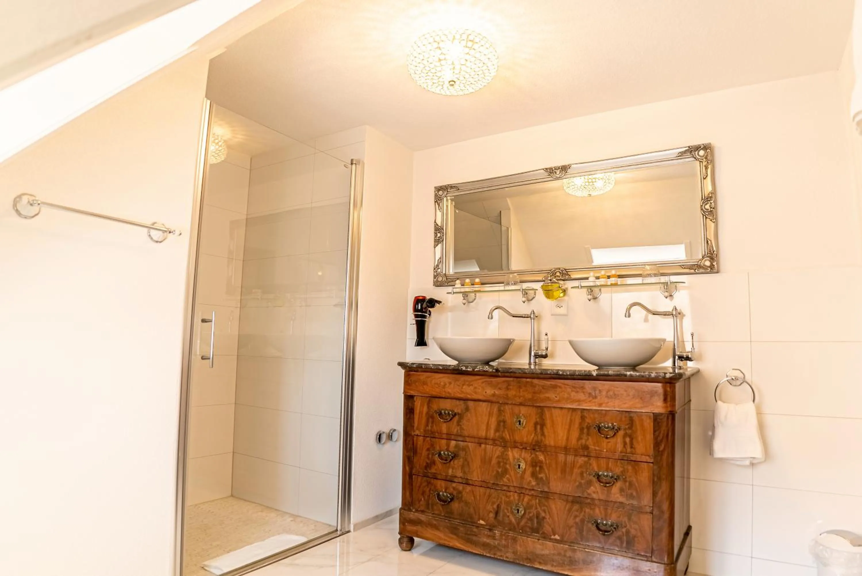 Shower in Hotel Porto Sofie Gottlieben