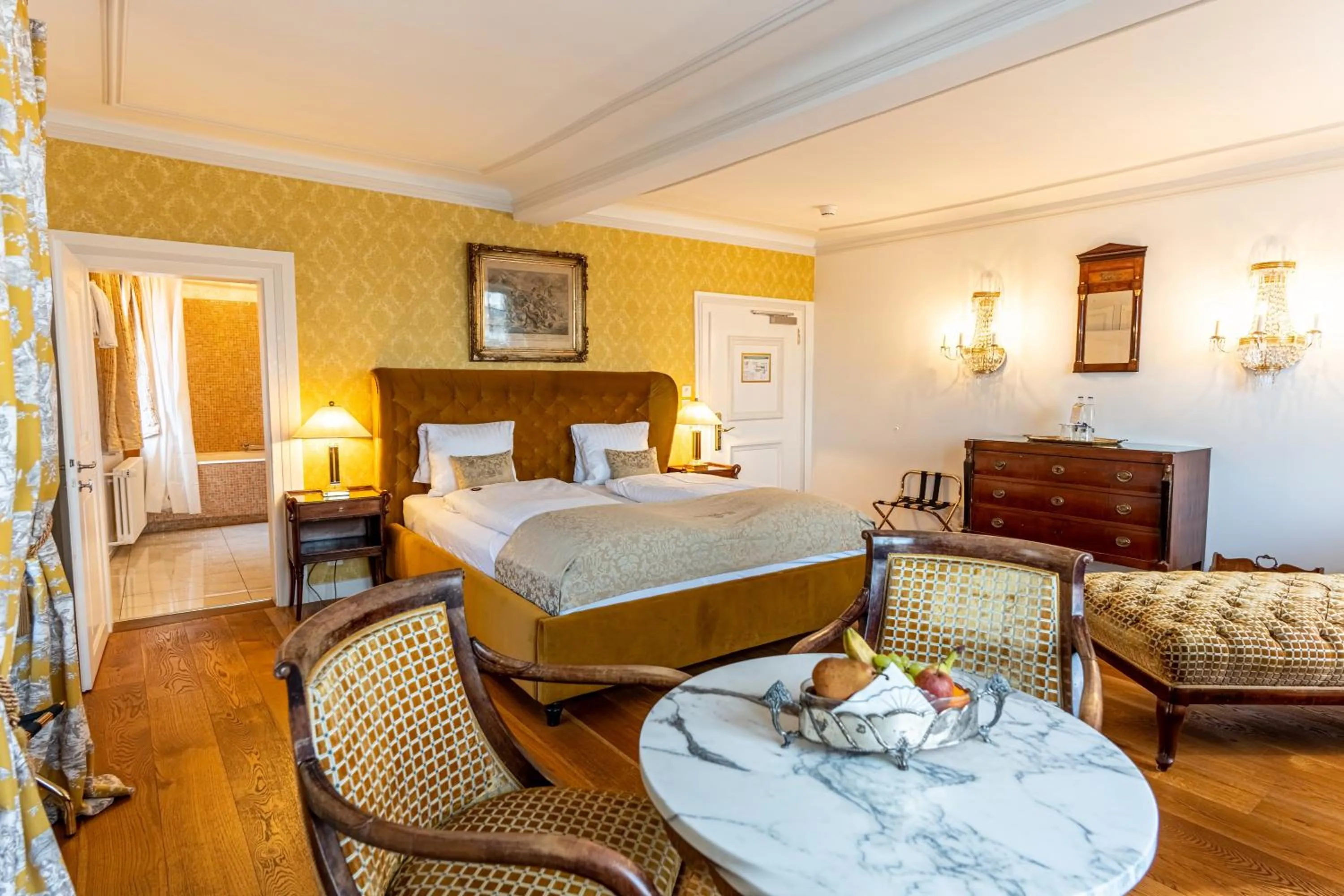 Bed in Hotel Porto Sofie Gottlieben