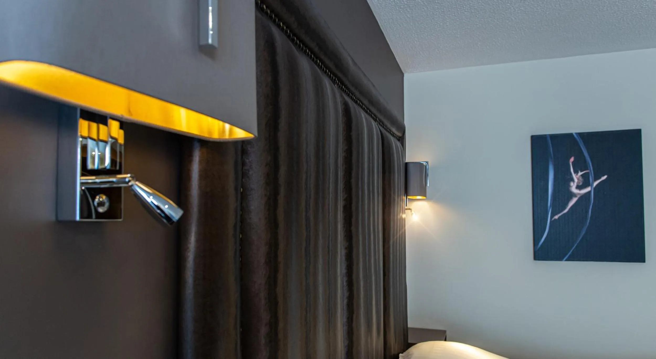 Bed in The Big Blue Hotel - Blackpool Pleasure Beach