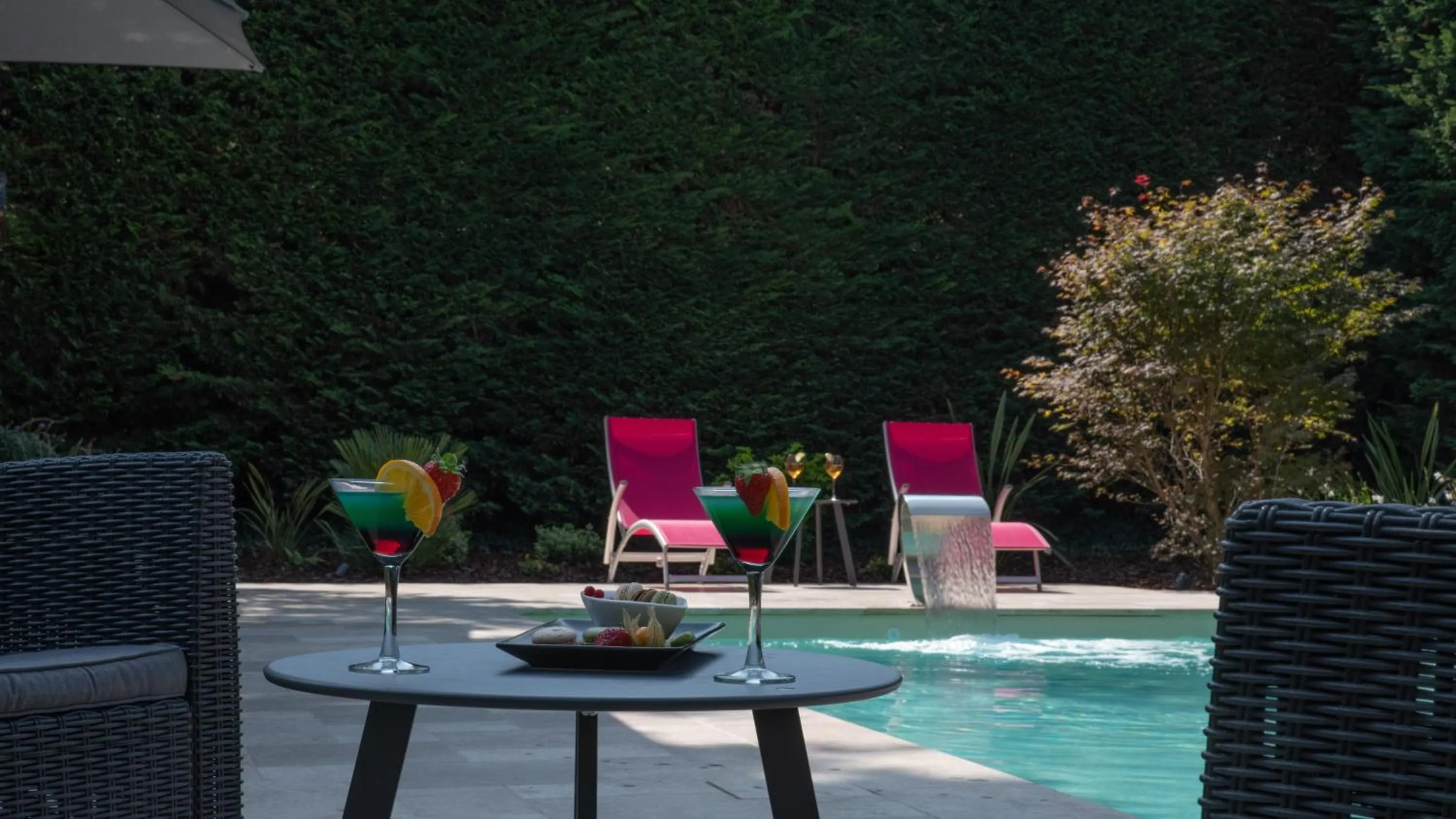 Garden in Logis Hotel La Croix Blanche Fontevraud